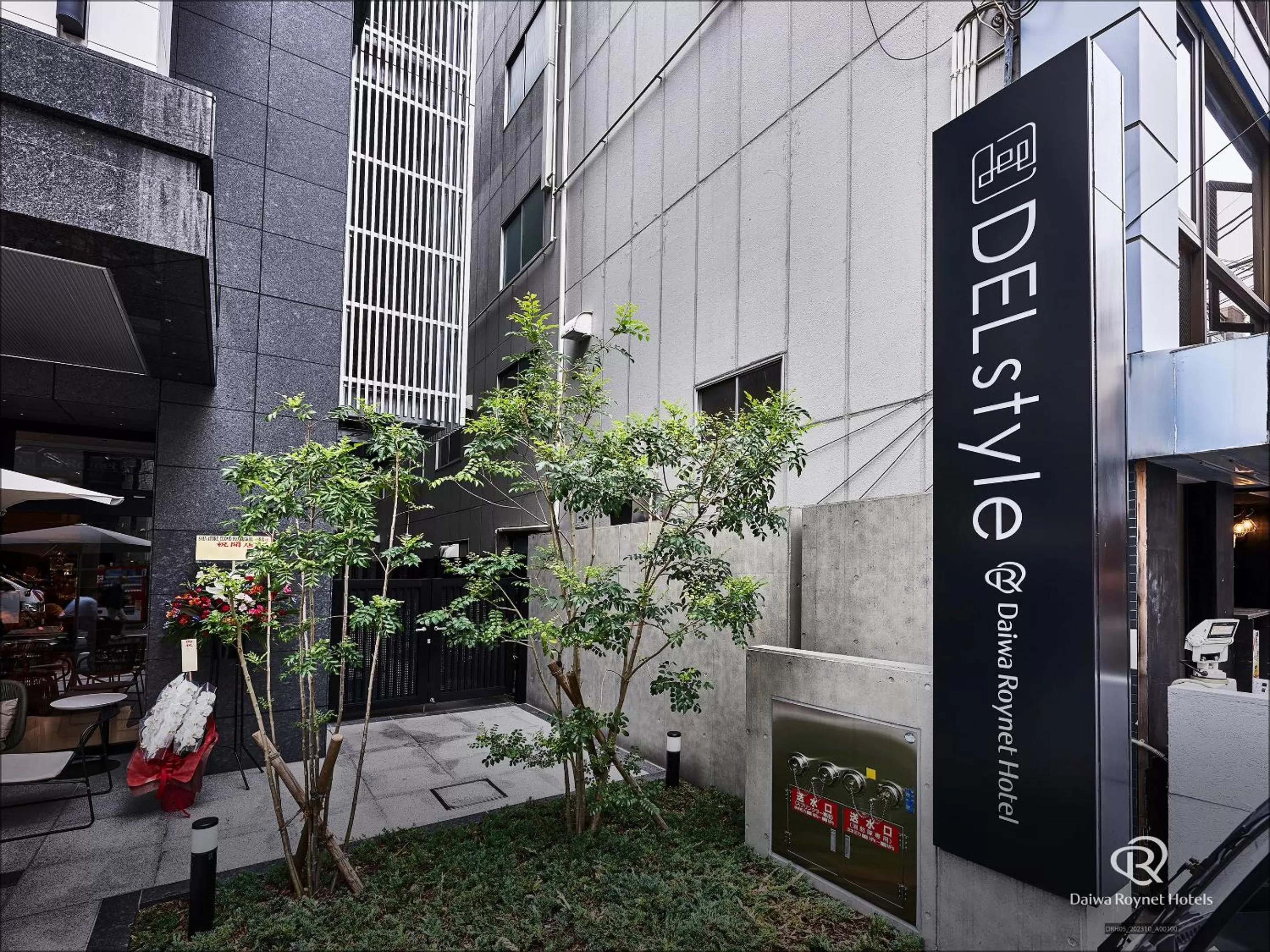 Property building in DEL style Osaka-Shinsaibashi by Daiwa Roynet Hotel