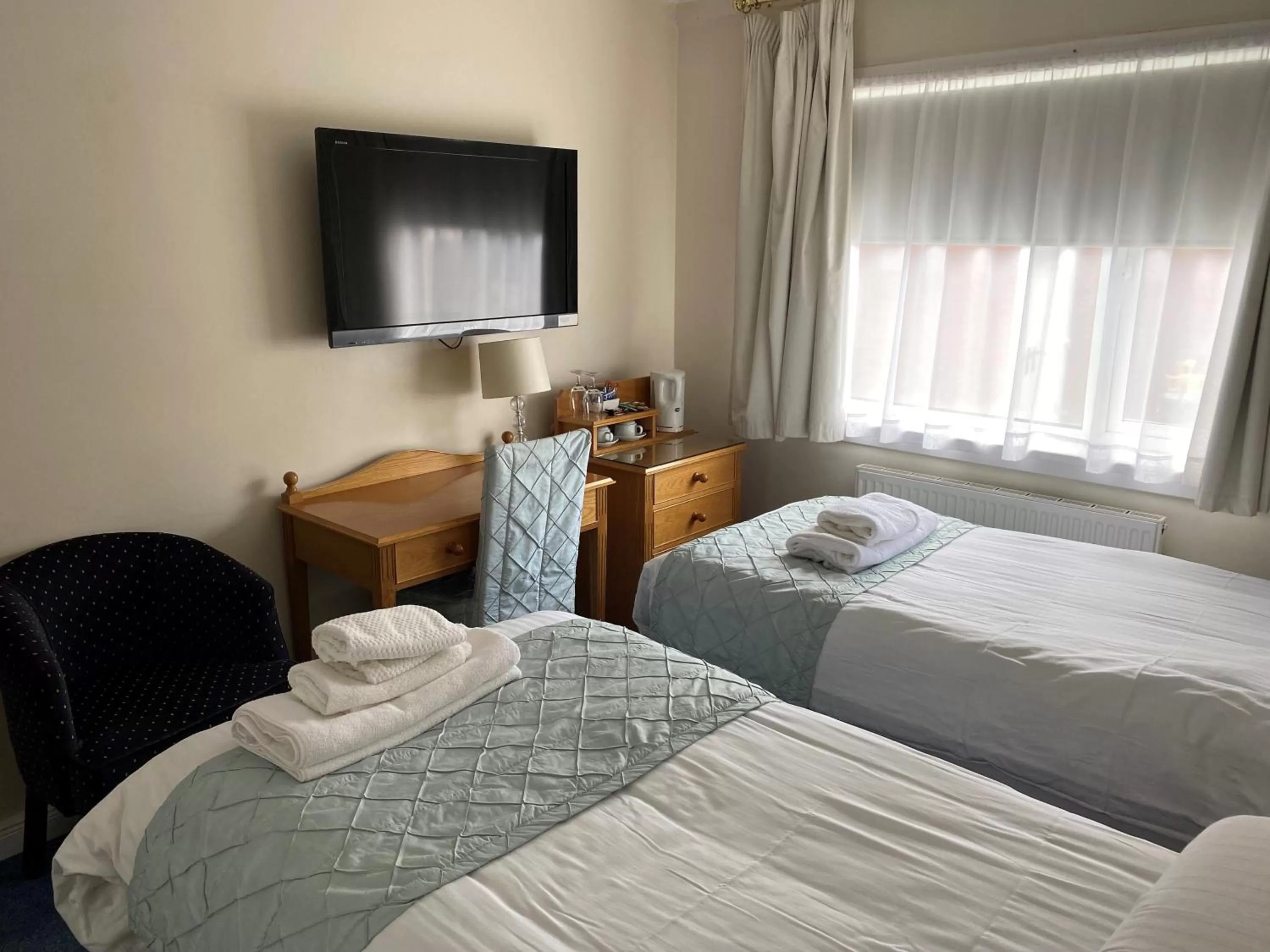 Bed in Avonbridge Hotel