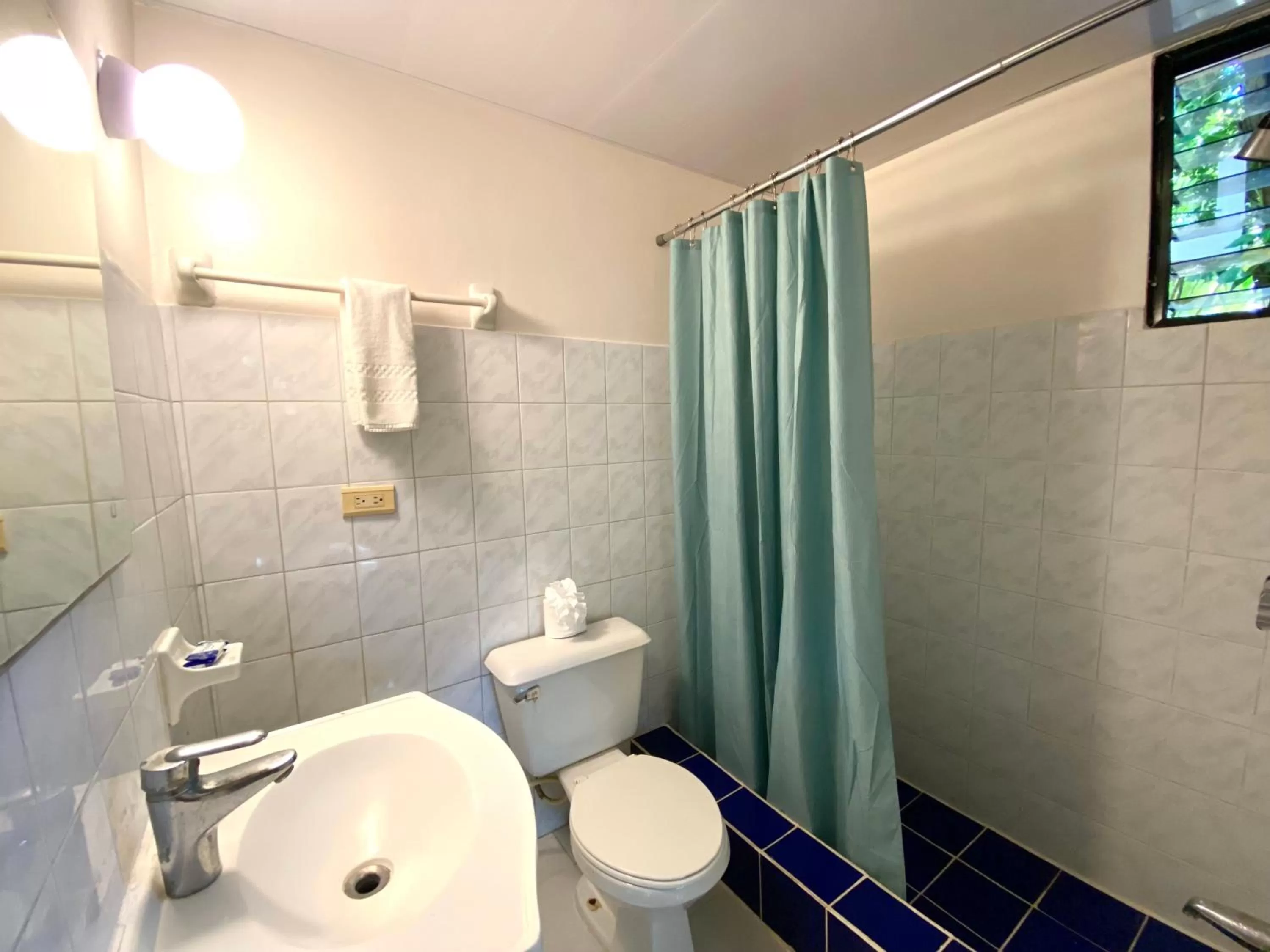 Bathroom in Hotel Alegria