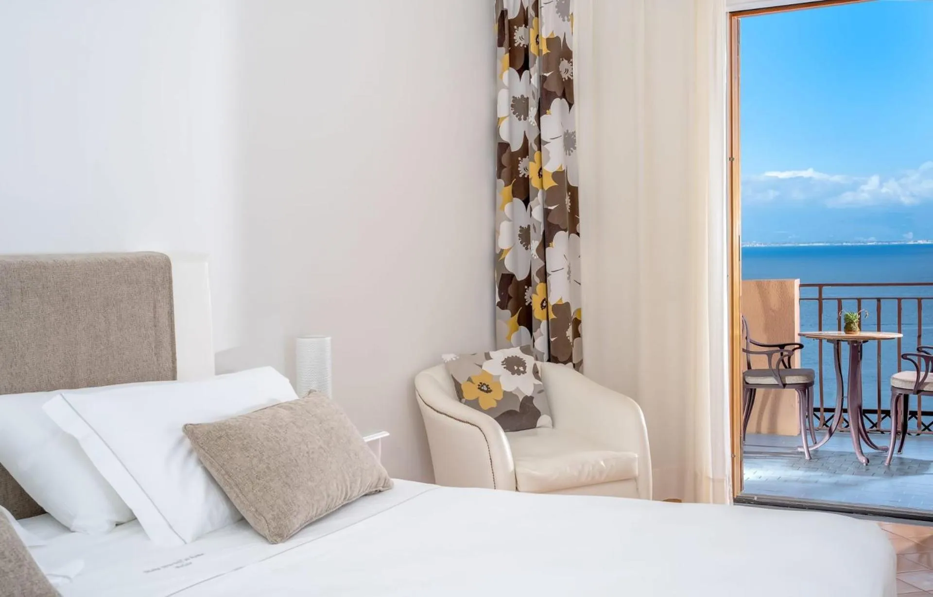 Superior Room with Balcony and Sea View in Hotel Belair