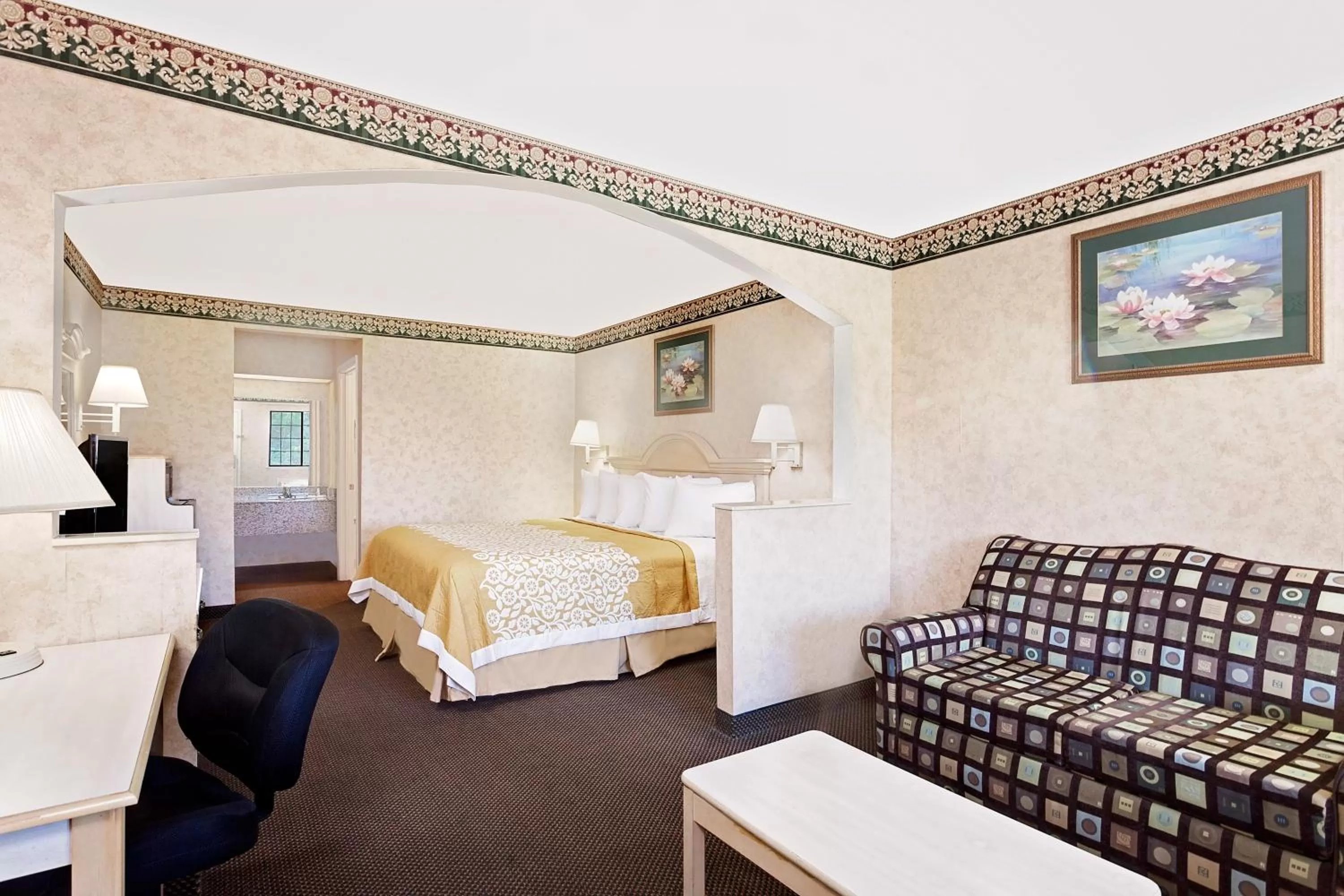 Photo of the whole room, Bed in Your Place Inn