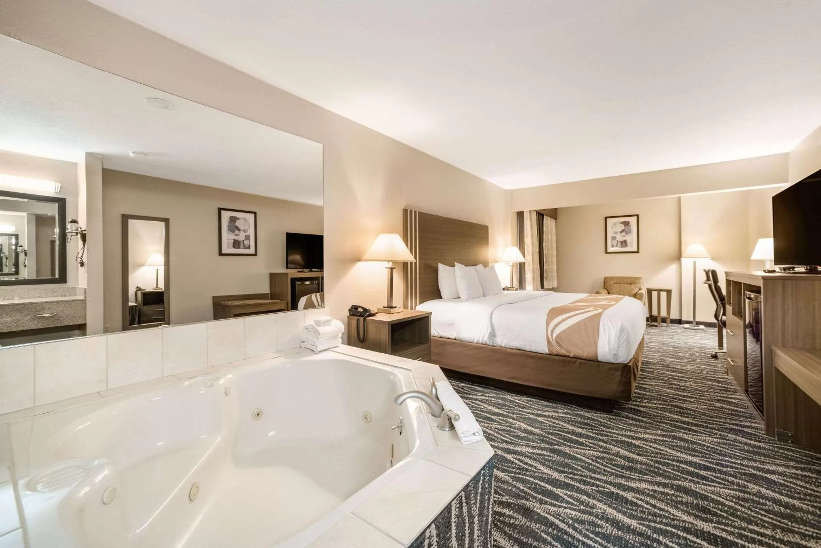 Photo of the whole room, Bed in Quality Inn Effingham North