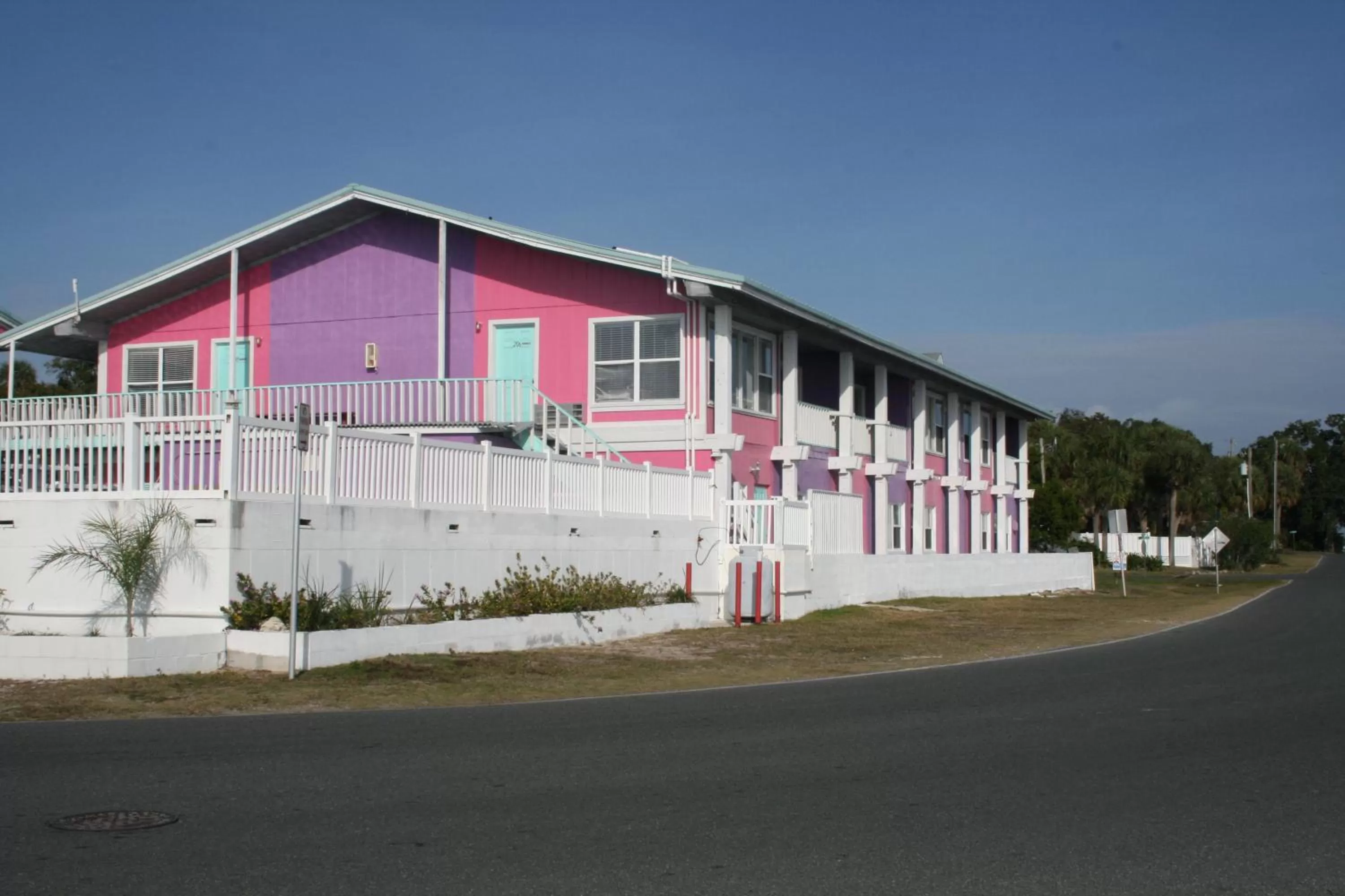 Seating area, Property Building in Beach Front Motel Cedar Key