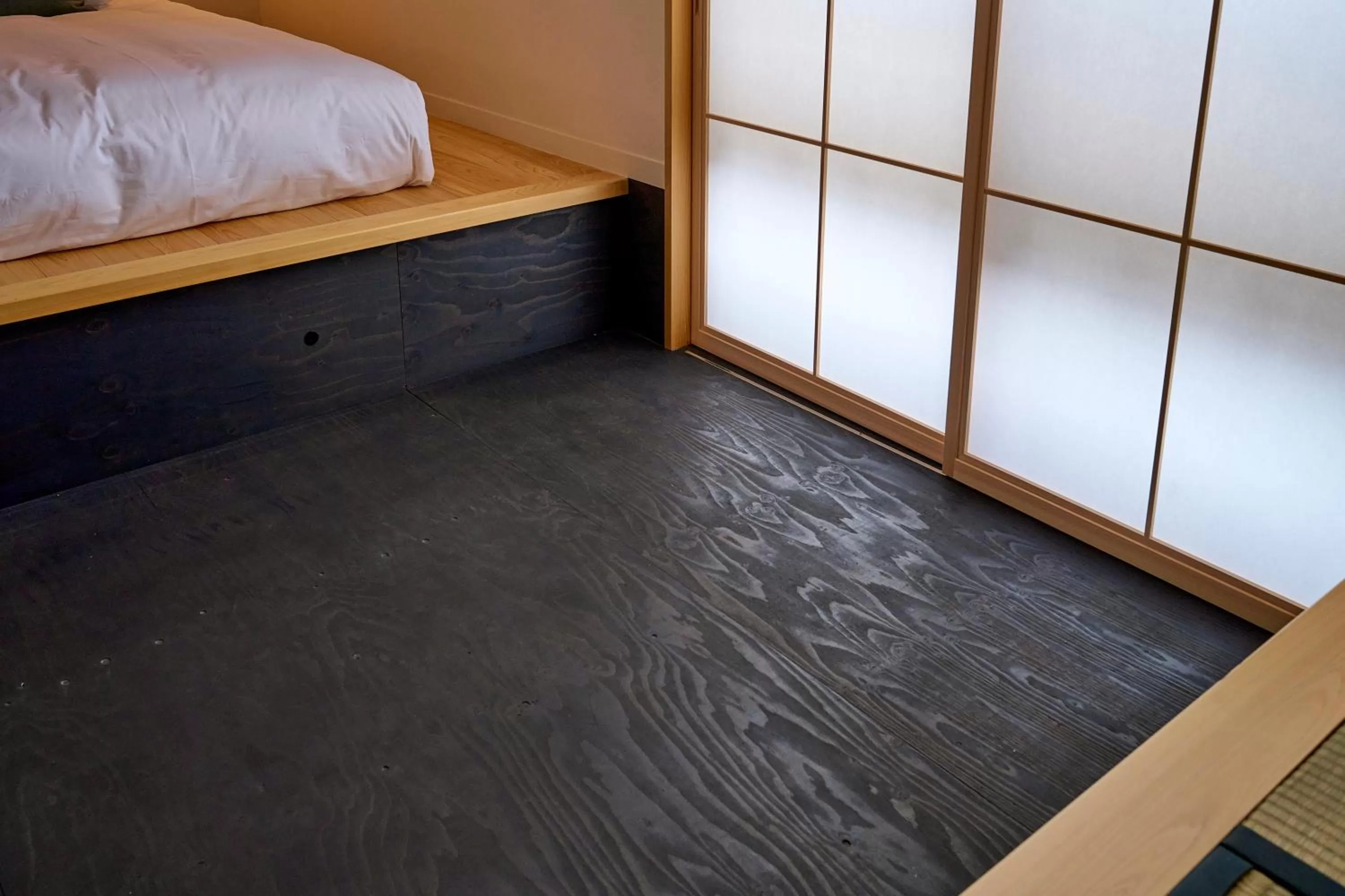 Photo of the whole room, Bed in yubune