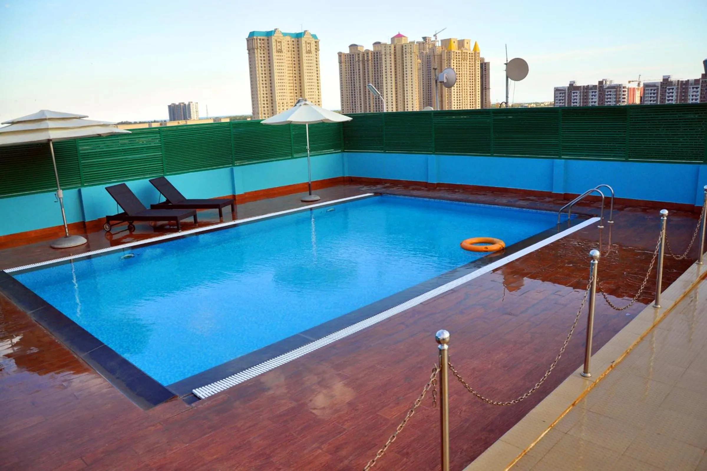 Swimming pool in Gokulam Park Sabari-Siruseri SIPCOT