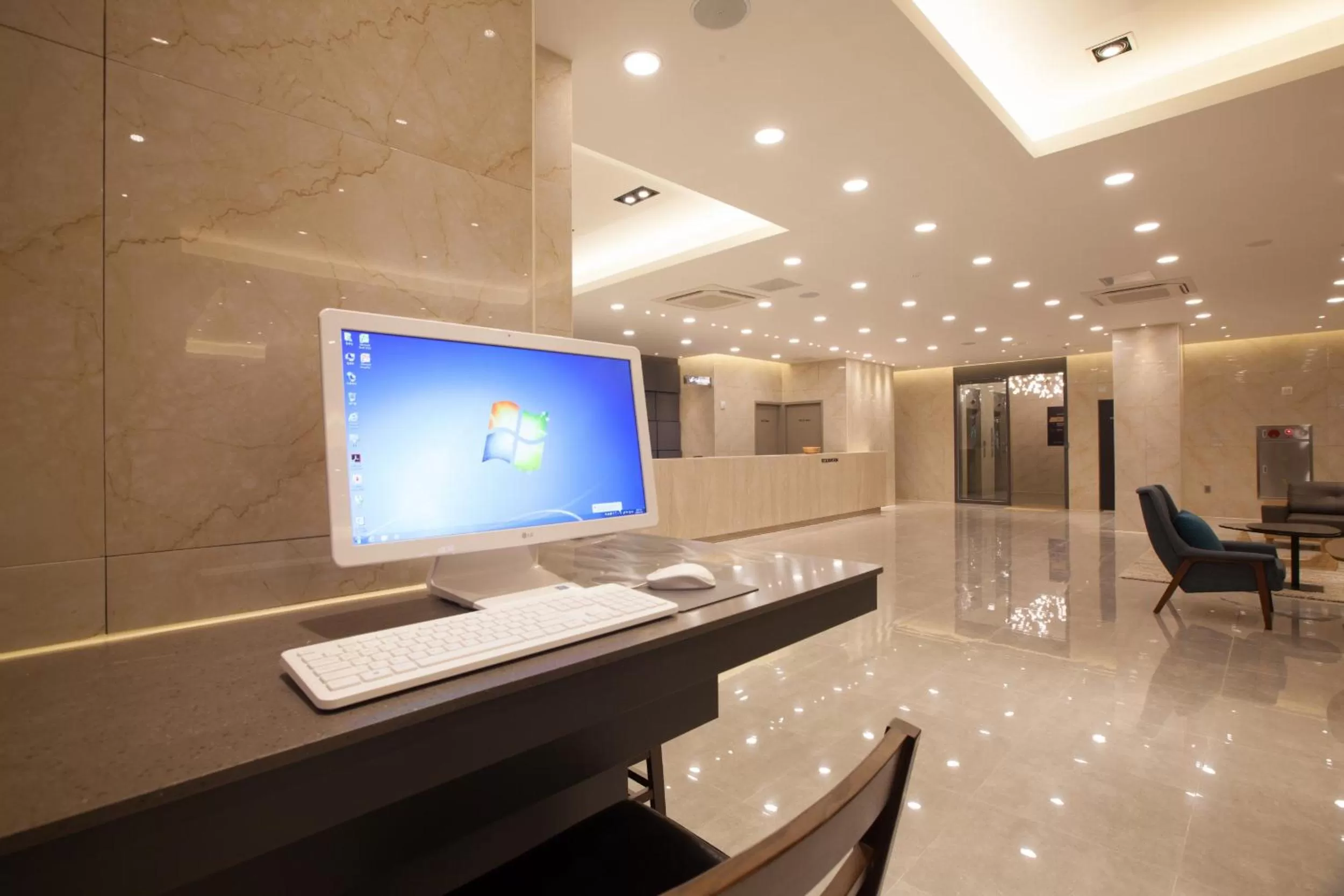 Business facilities in GnB Hotel