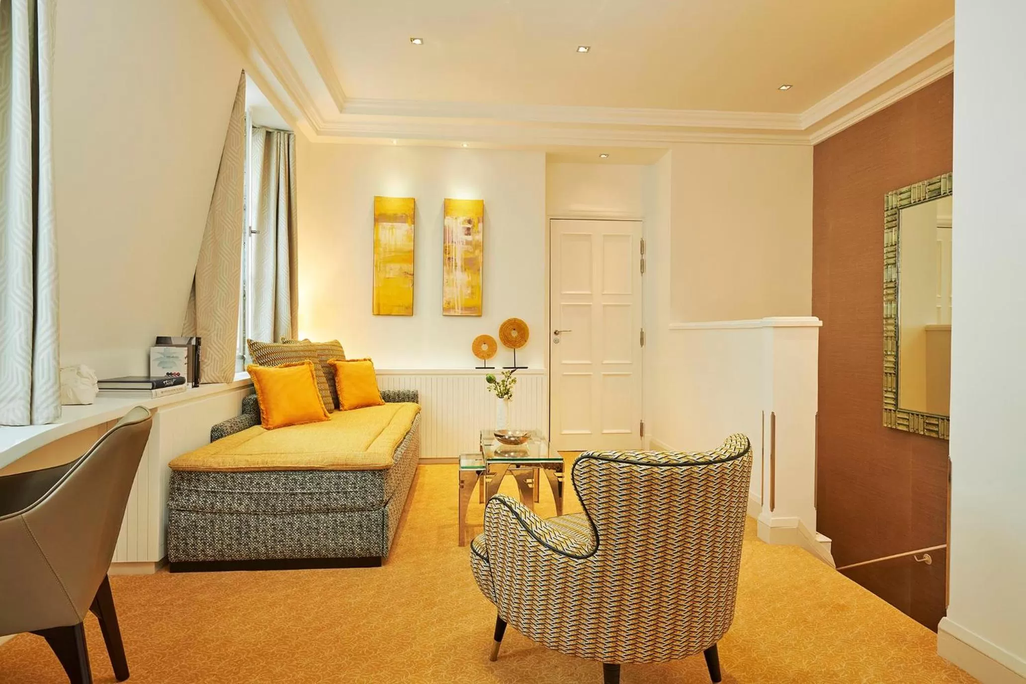 Living room in Le Burgundy Paris