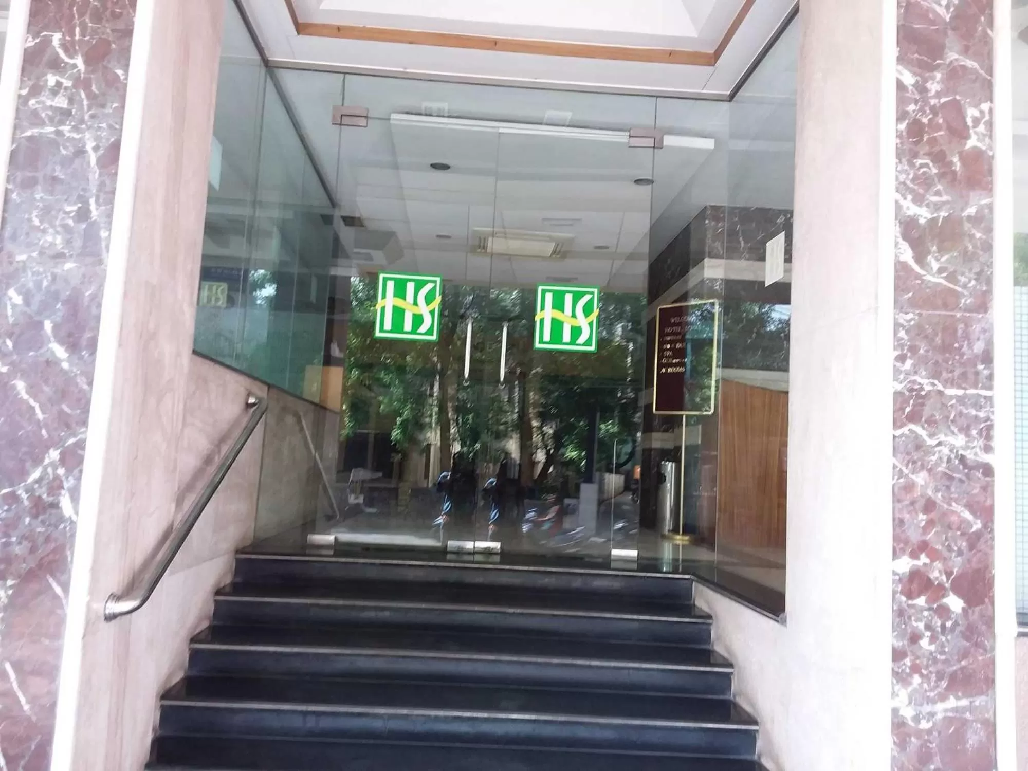 Property building in Hotel Sonas