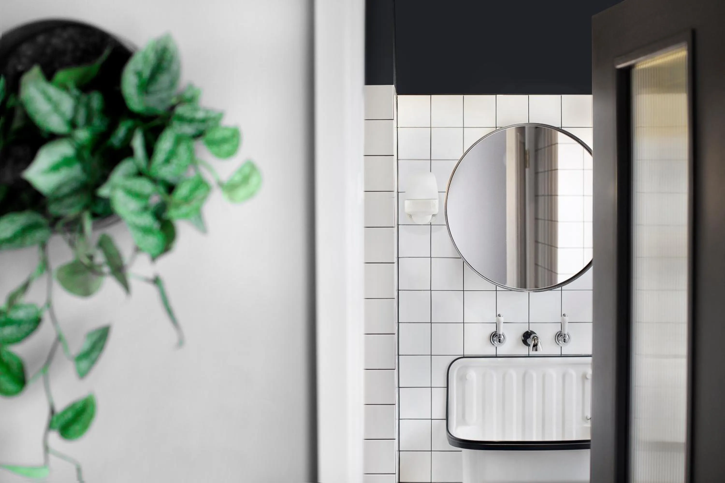 Shower in The Pilgrm