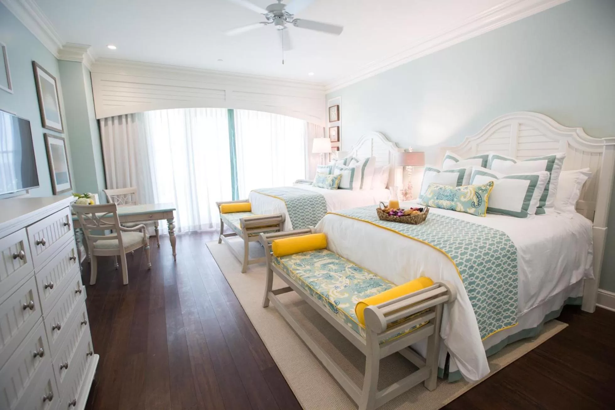 Day, Bed in The Beach Club at Charleston Harbor Resort and Marina