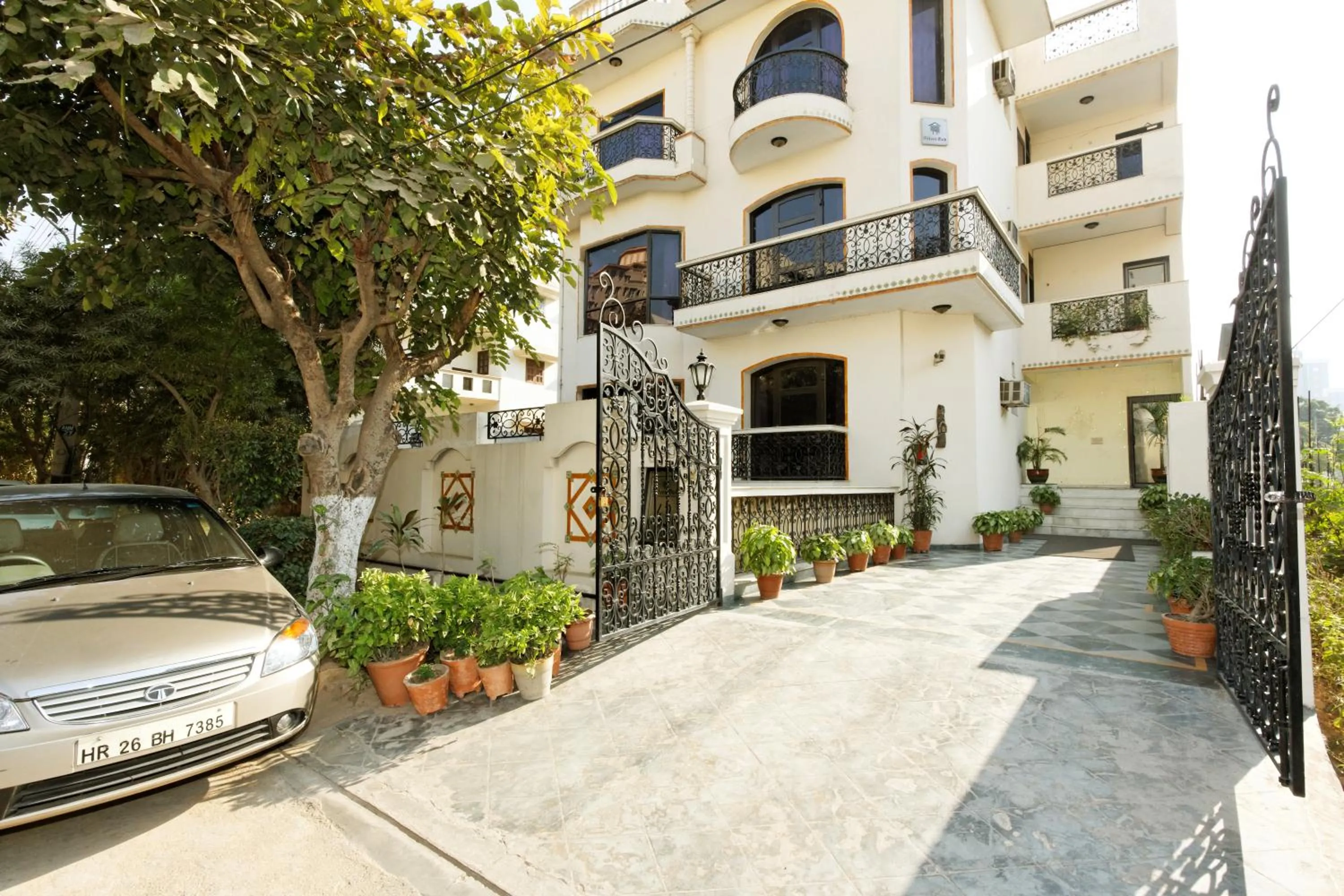 Facade/entrance in Silver Oak