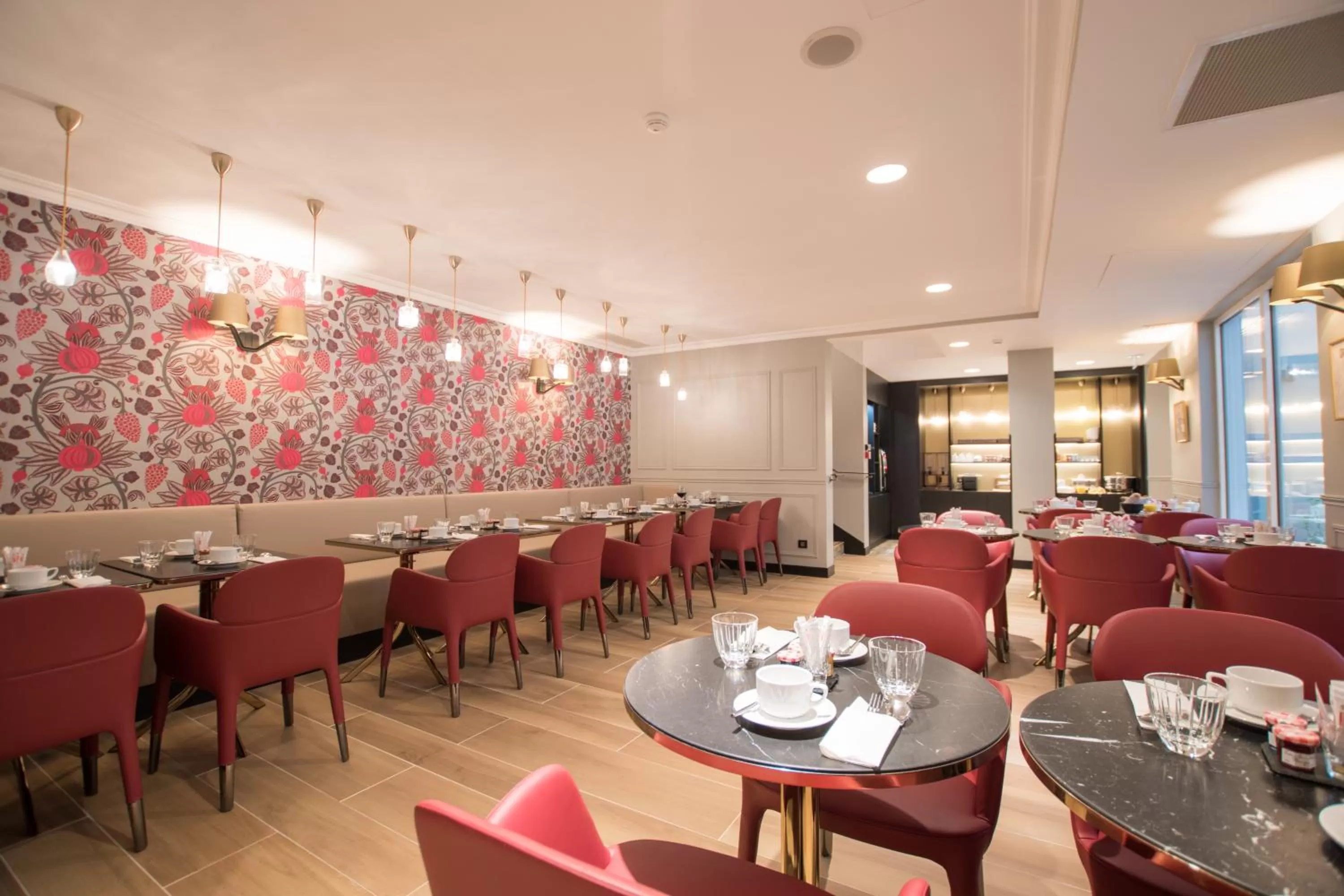 Restaurant/places to eat in XO Hotel Paris