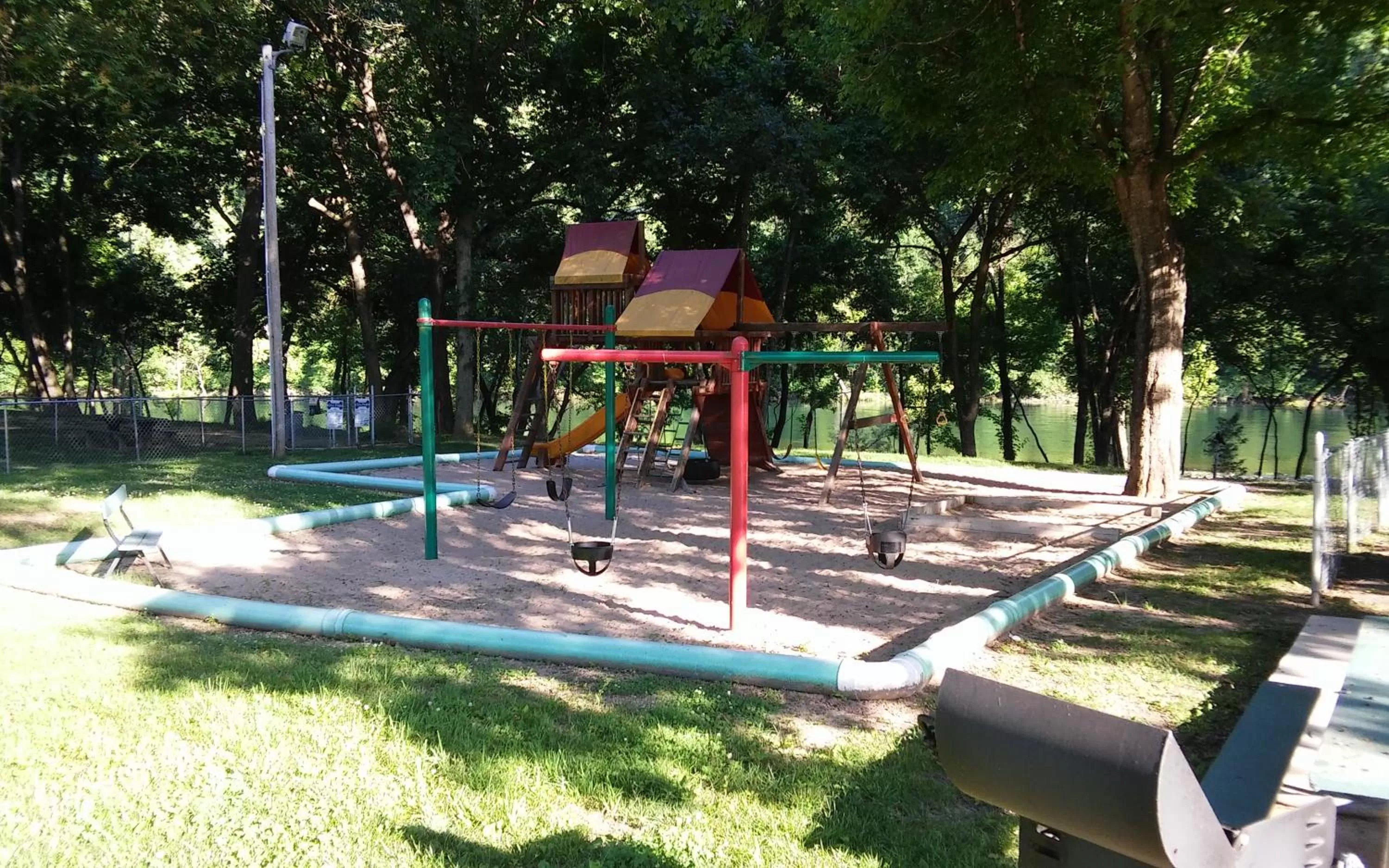 BBQ facilities in Pointe Royale Golf Resort