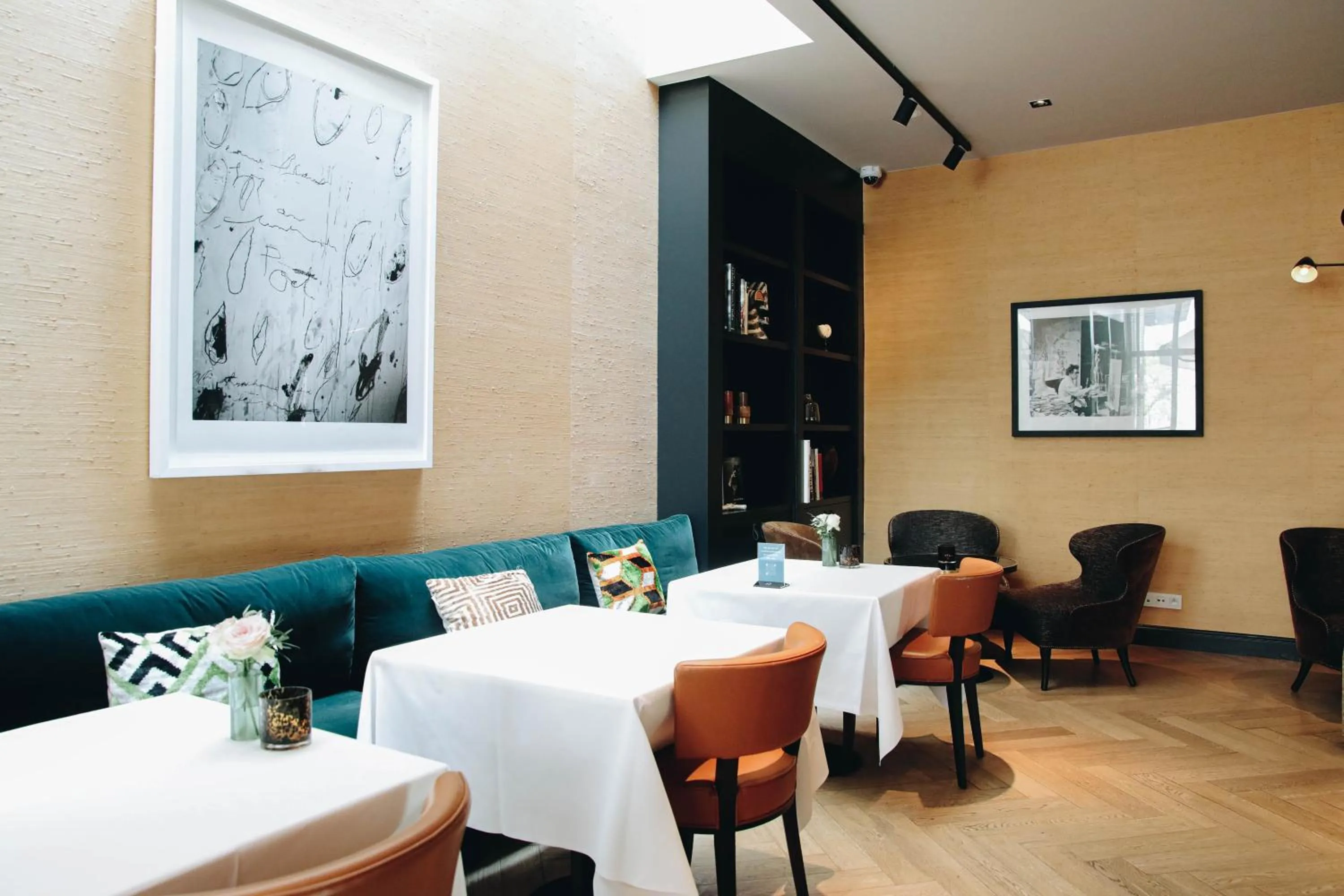 Restaurant/places to eat in Hotel FRANQ