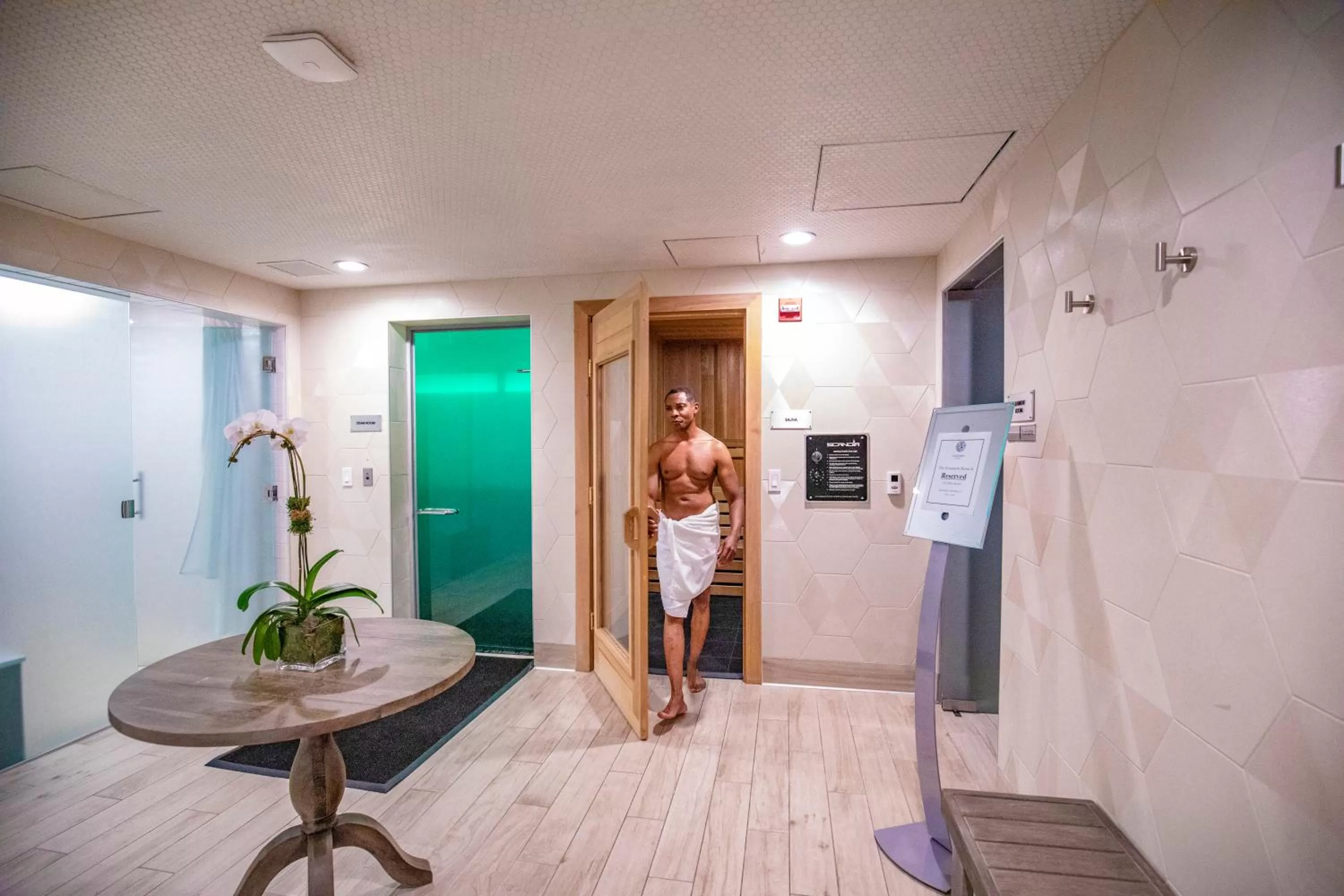 Sauna in Level Chicago - Old Town