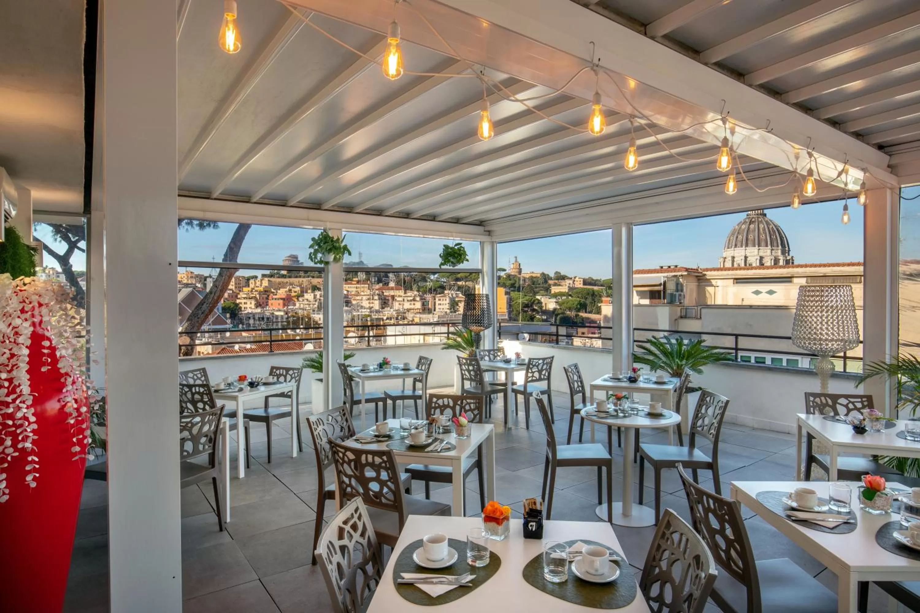 Restaurant/places to eat in Fragrance Hotel St. Peter