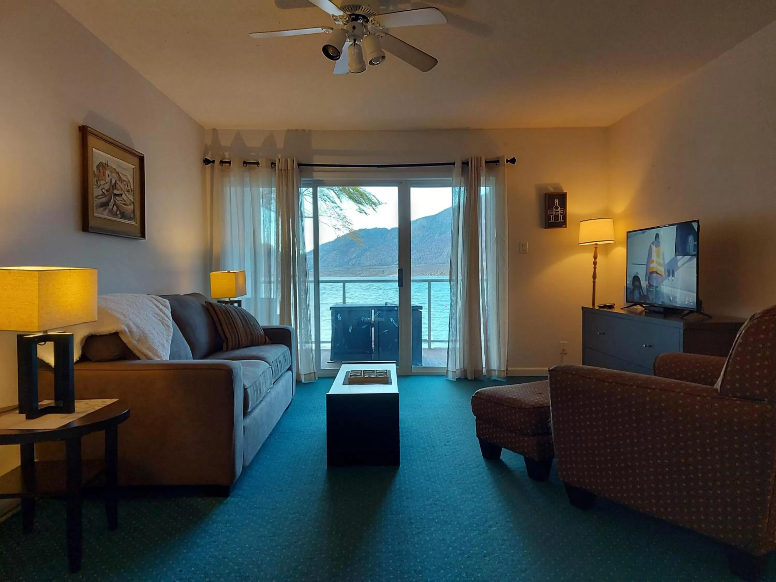 TV and multimedia in Richter Pass Beach Resort