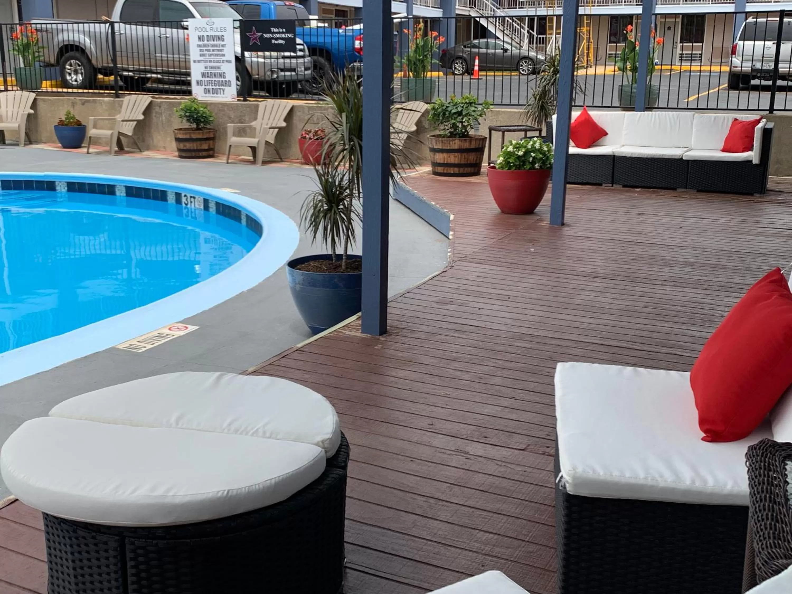 Seating area in R Nite Star Inn and Suites -Home of the Cowboys & Rangers