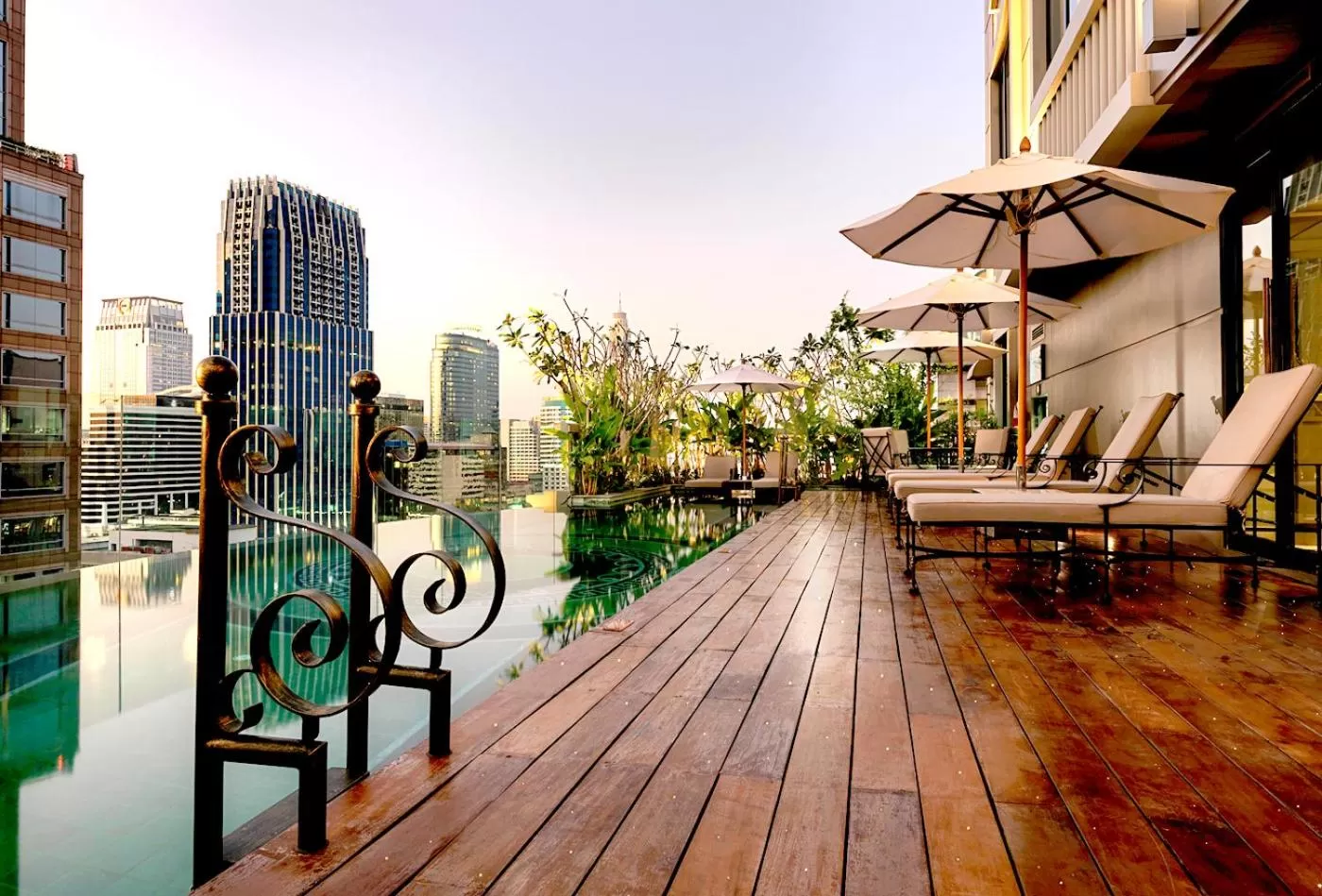 Swimming pool in Hotel Muse Bangkok Langsuan - MGallery
