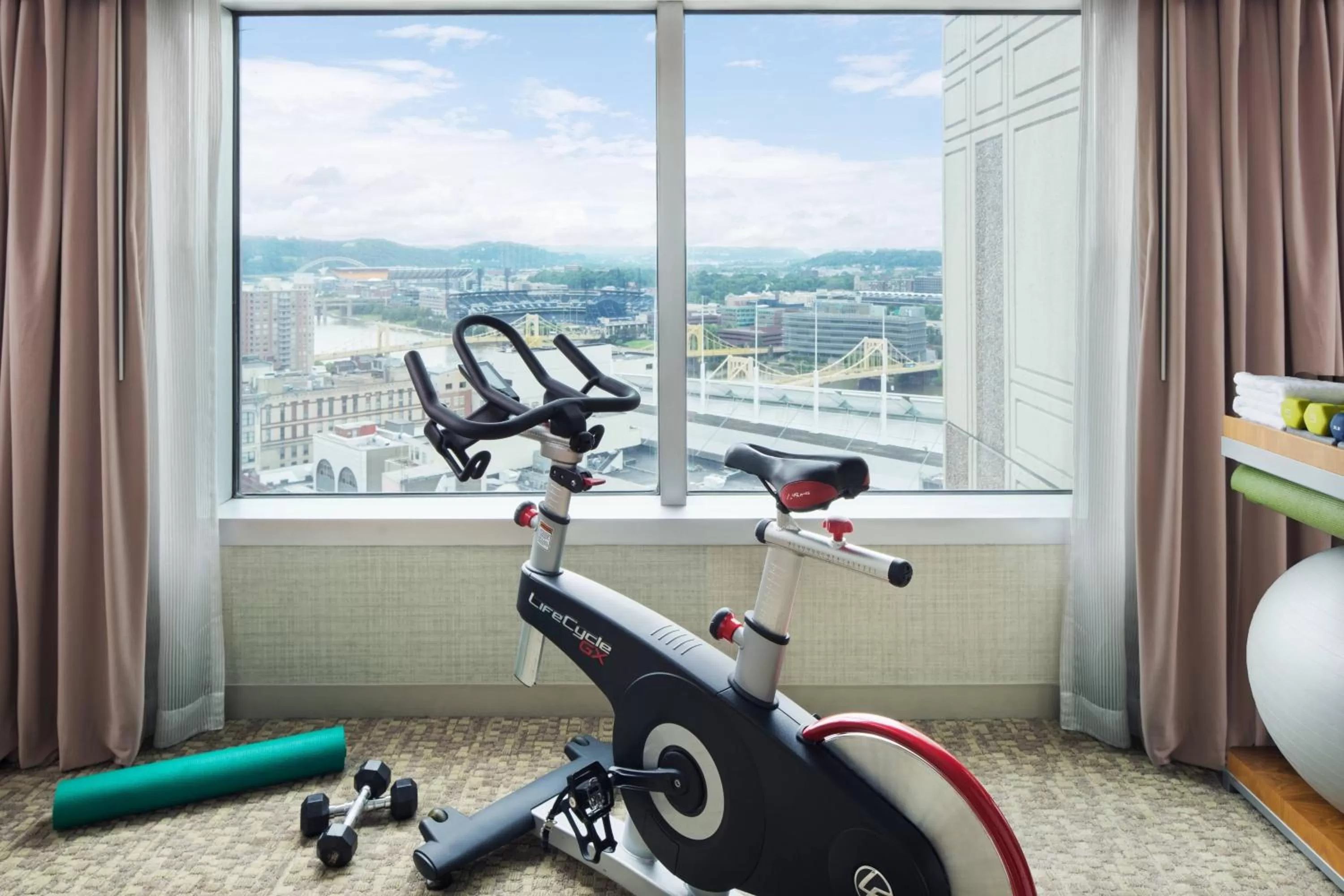 Photo of the whole room in The Westin Pittsburgh