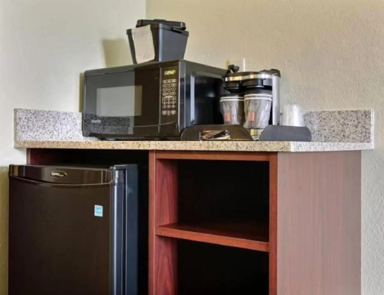 Coffee/Tea Facilities in Cobblestone Inn & Suites - Vinton, LA