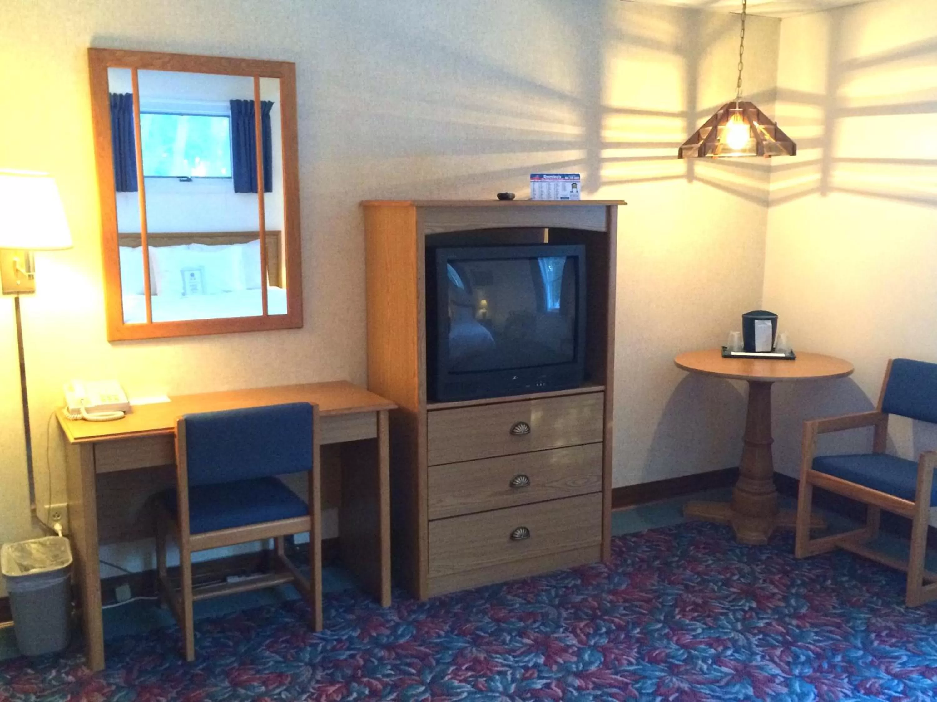 Photo of the whole room in Cedar Motor Inn