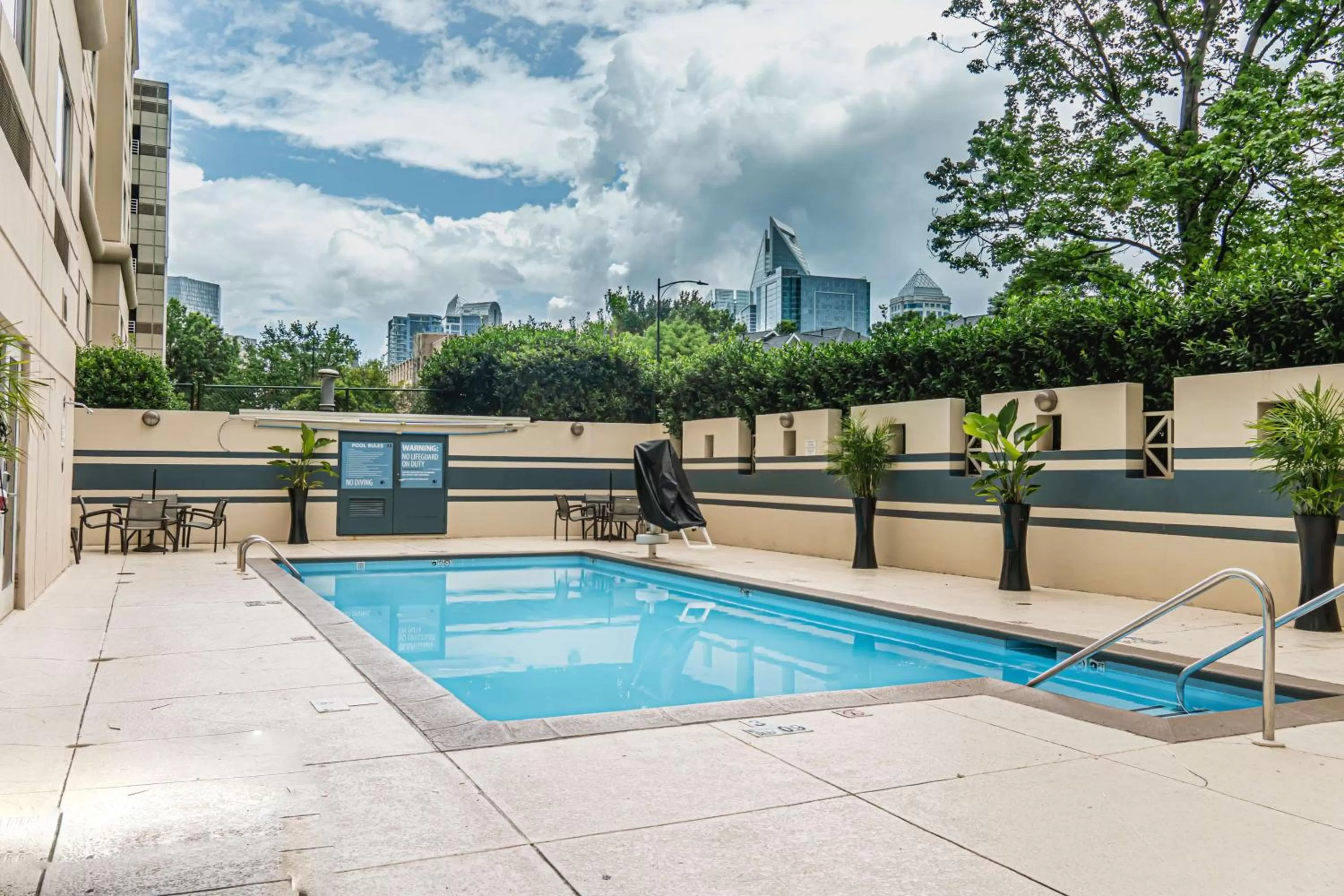 Pool view, Swimming Pool in DoubleTree by Hilton Charlotte Gateway Village