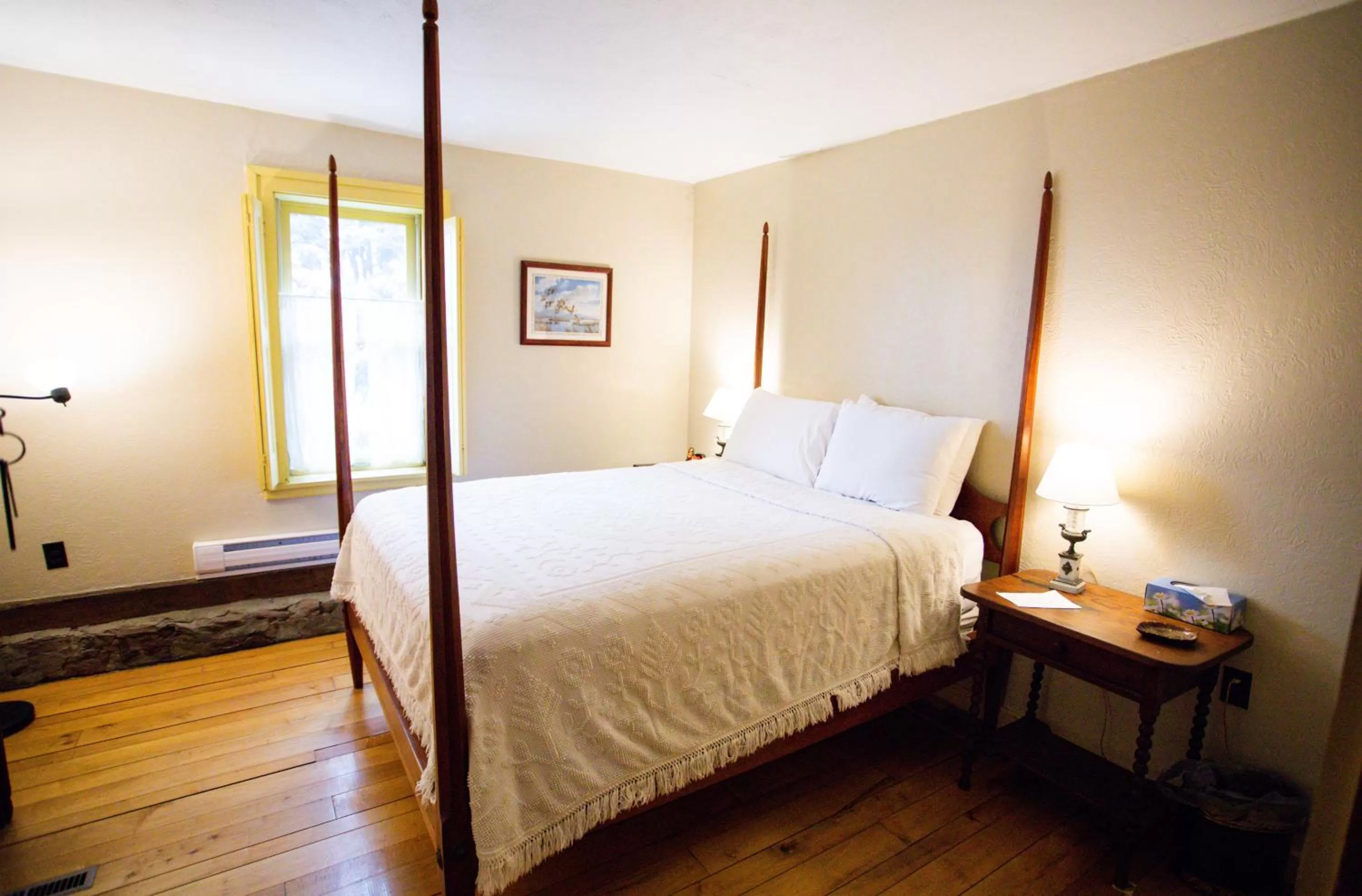 Bed in Baneberry Meadows B&B