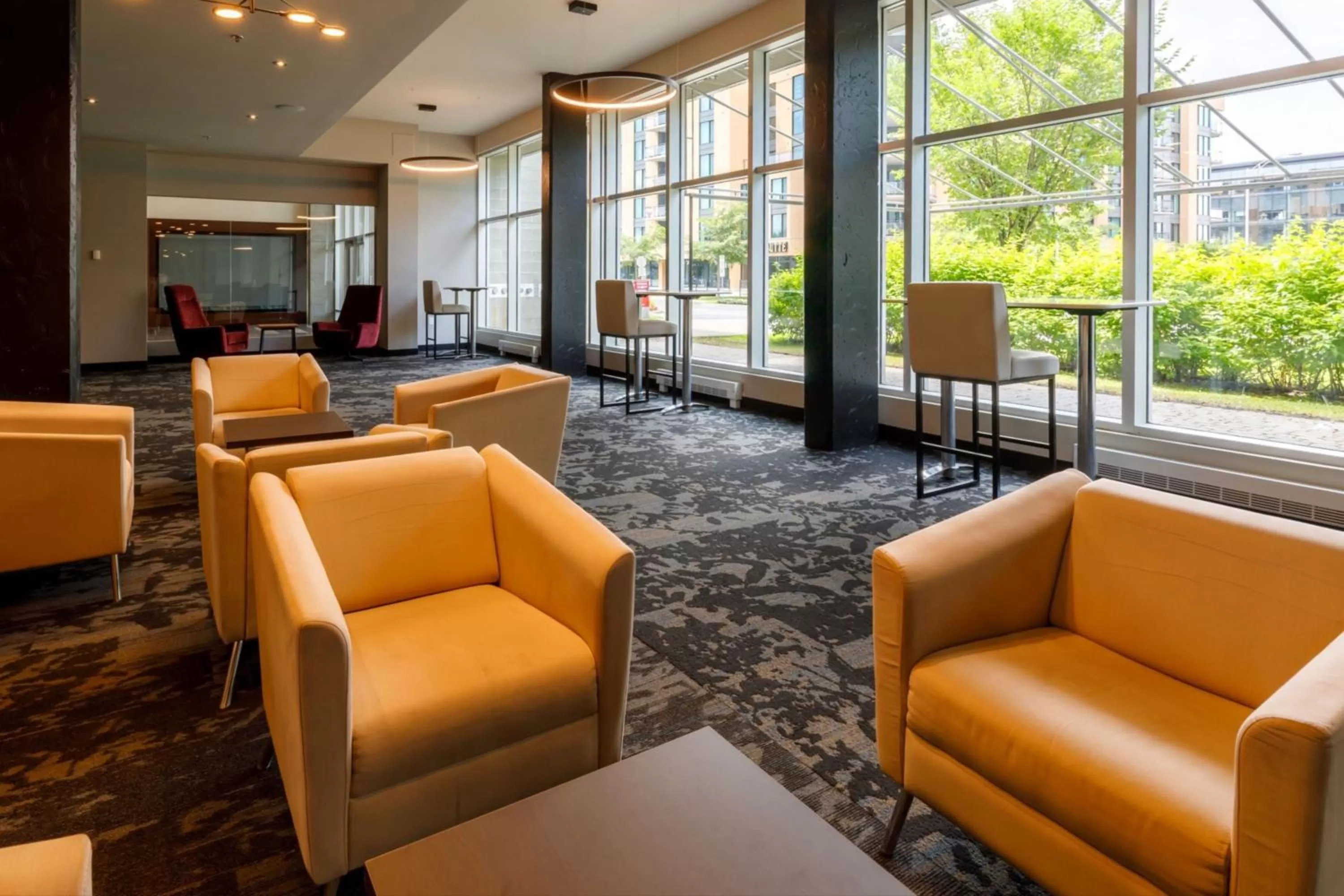 Lobby or reception in Four Points by Sheraton Lévis Convention Centre