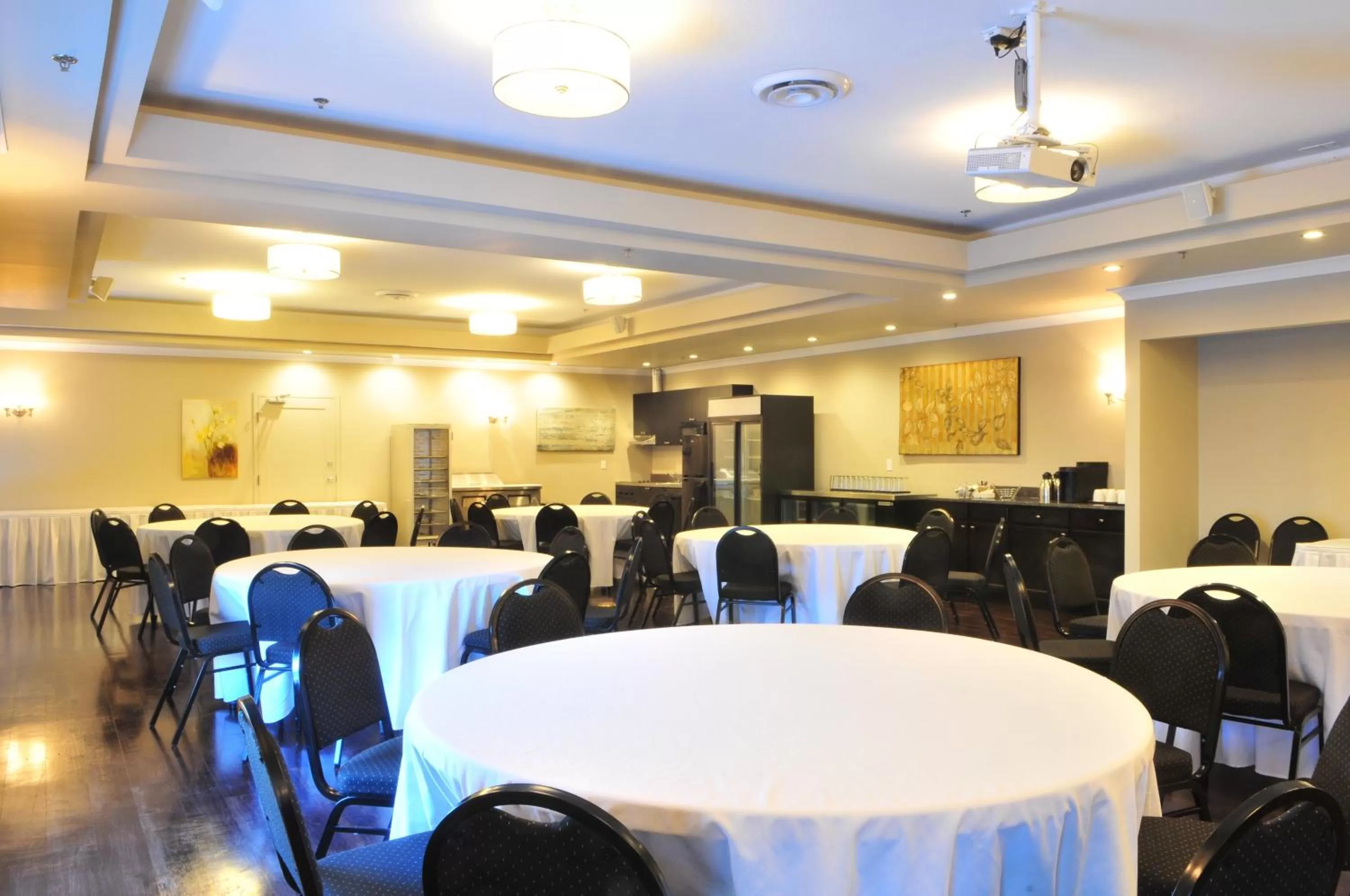 Meeting/conference room in Ramada by Wyndham Emerald Park/Regina East
