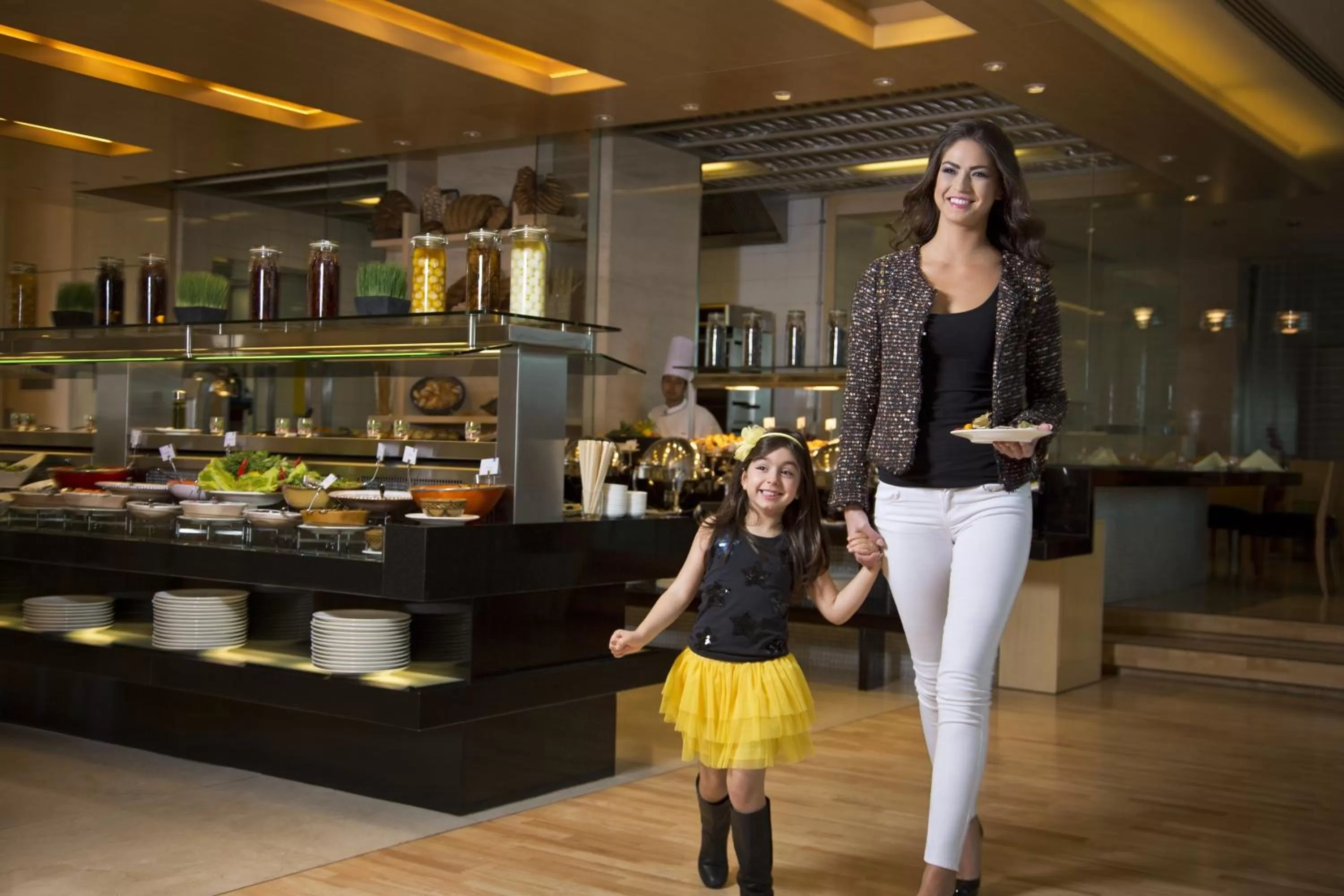 Restaurant/places to eat in Park Rotana Abu Dhabi