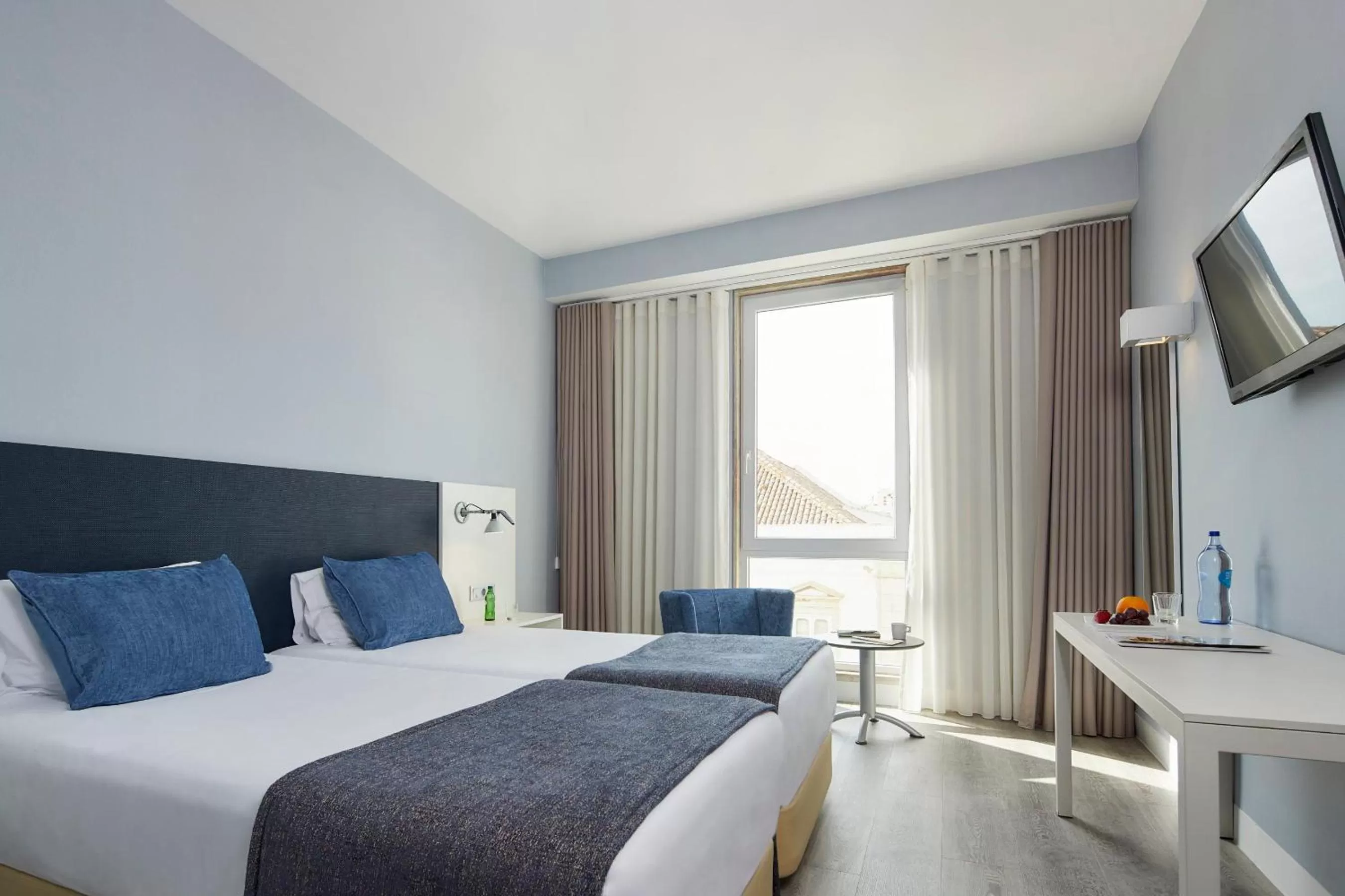 Bedroom, Bed in Occidental Faro