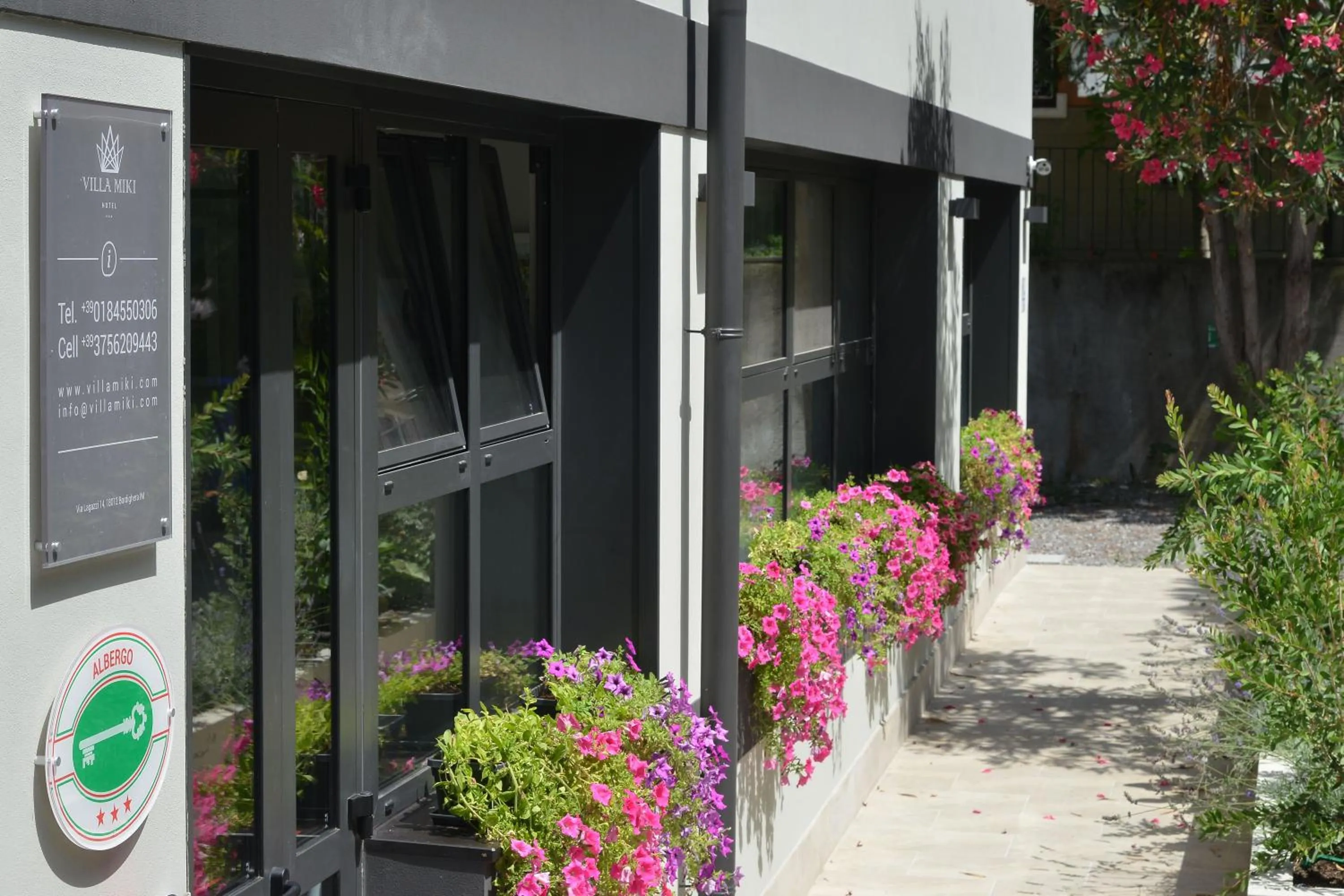 Facade/entrance in Hotel Villa MIKI