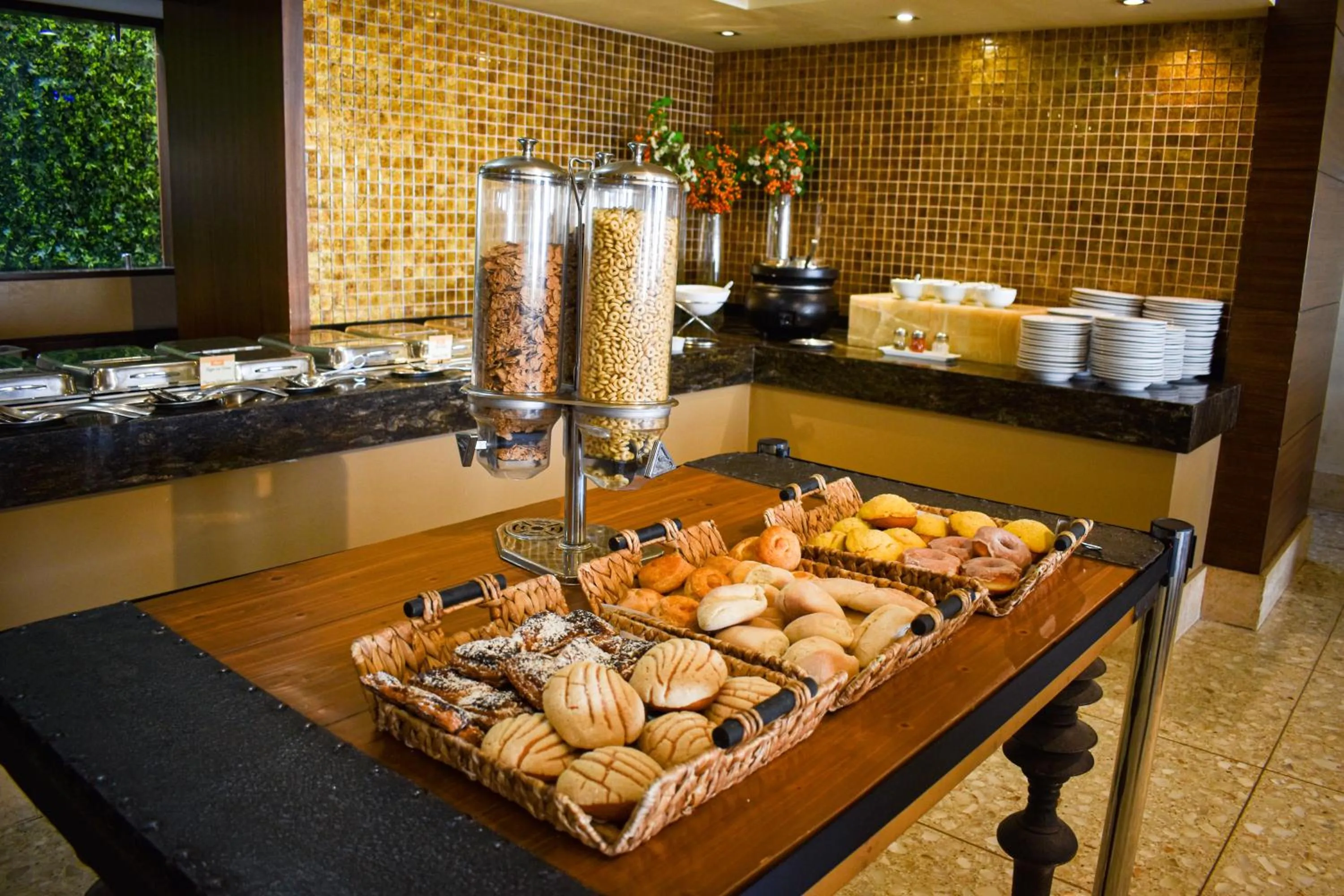 Restaurant/places to eat in Hotel San Luis Lindavista