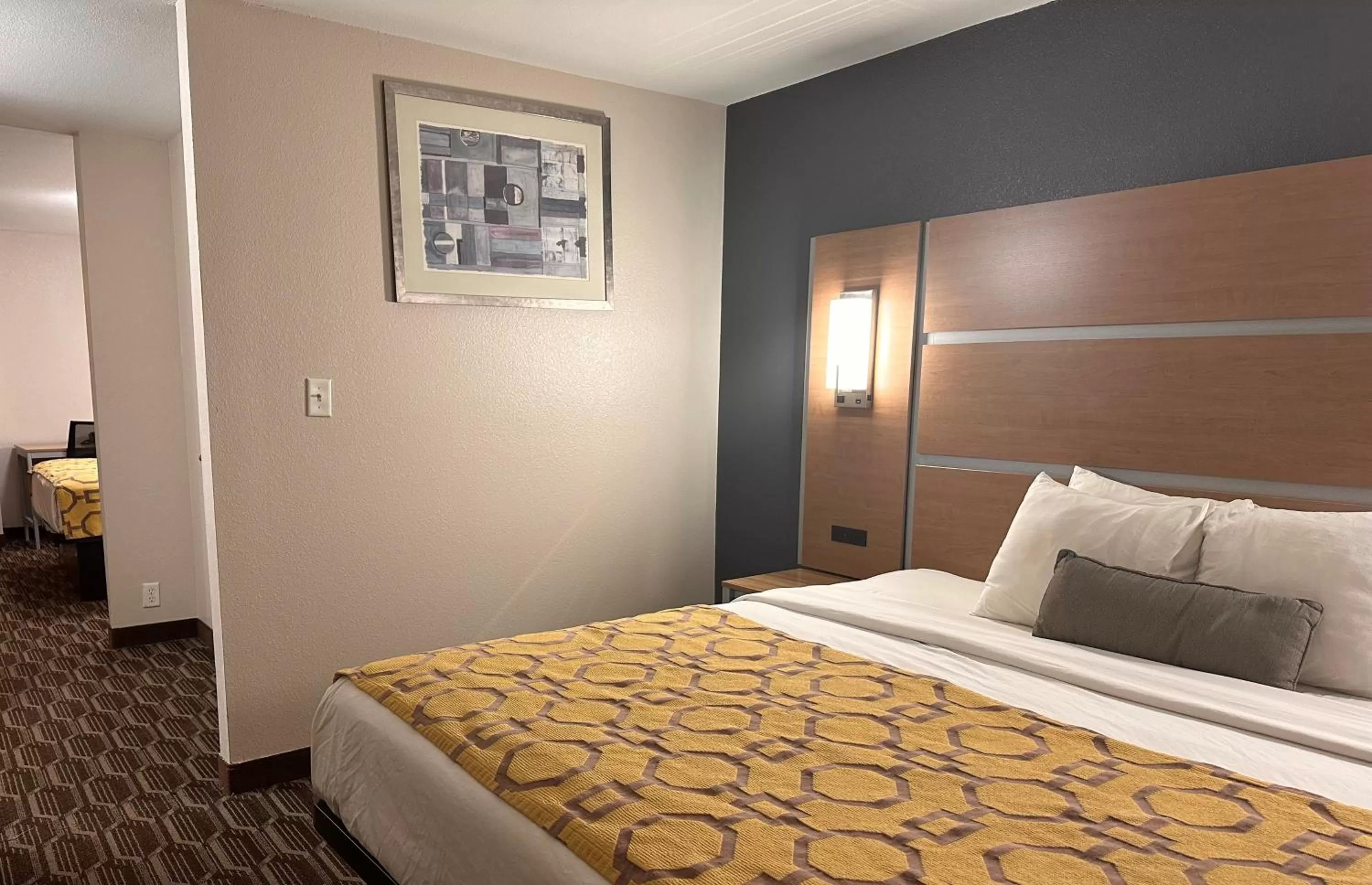 Guests, Bed in Baymont by Wyndham Noblesville