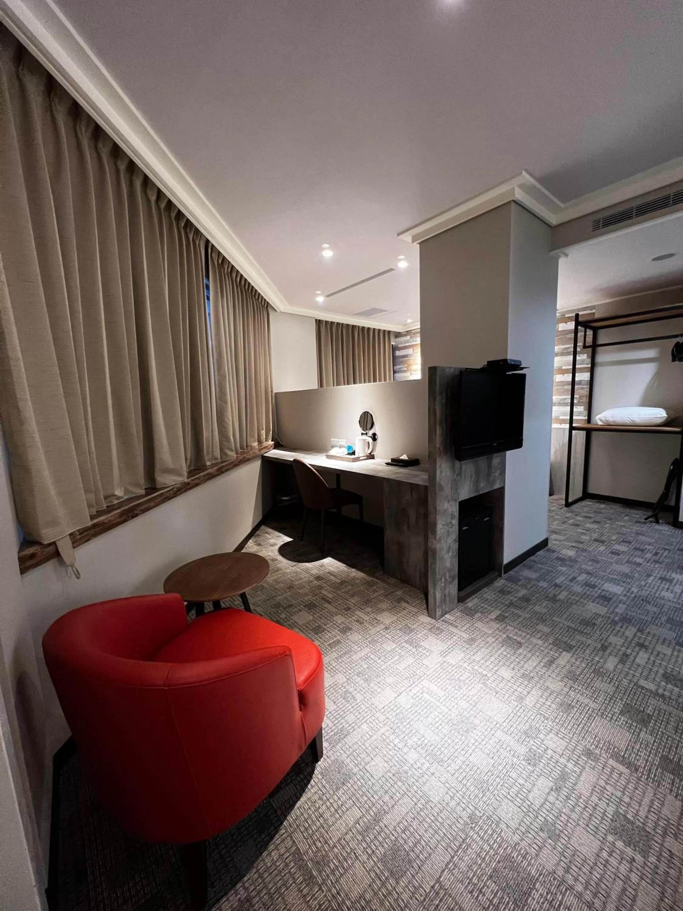 Bed in East Dragon Hotel