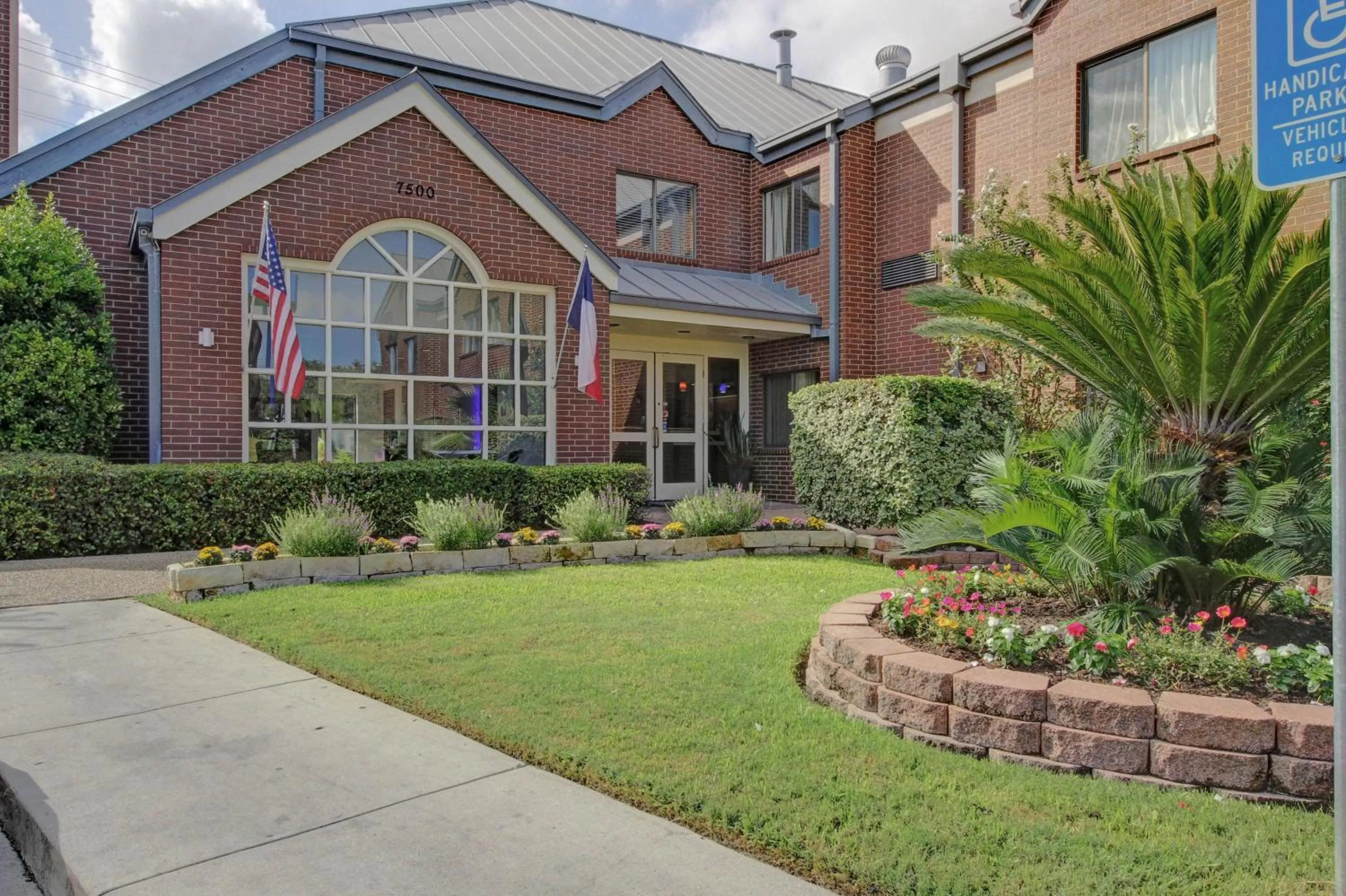 Facade/entrance in Park Inn by Radisson