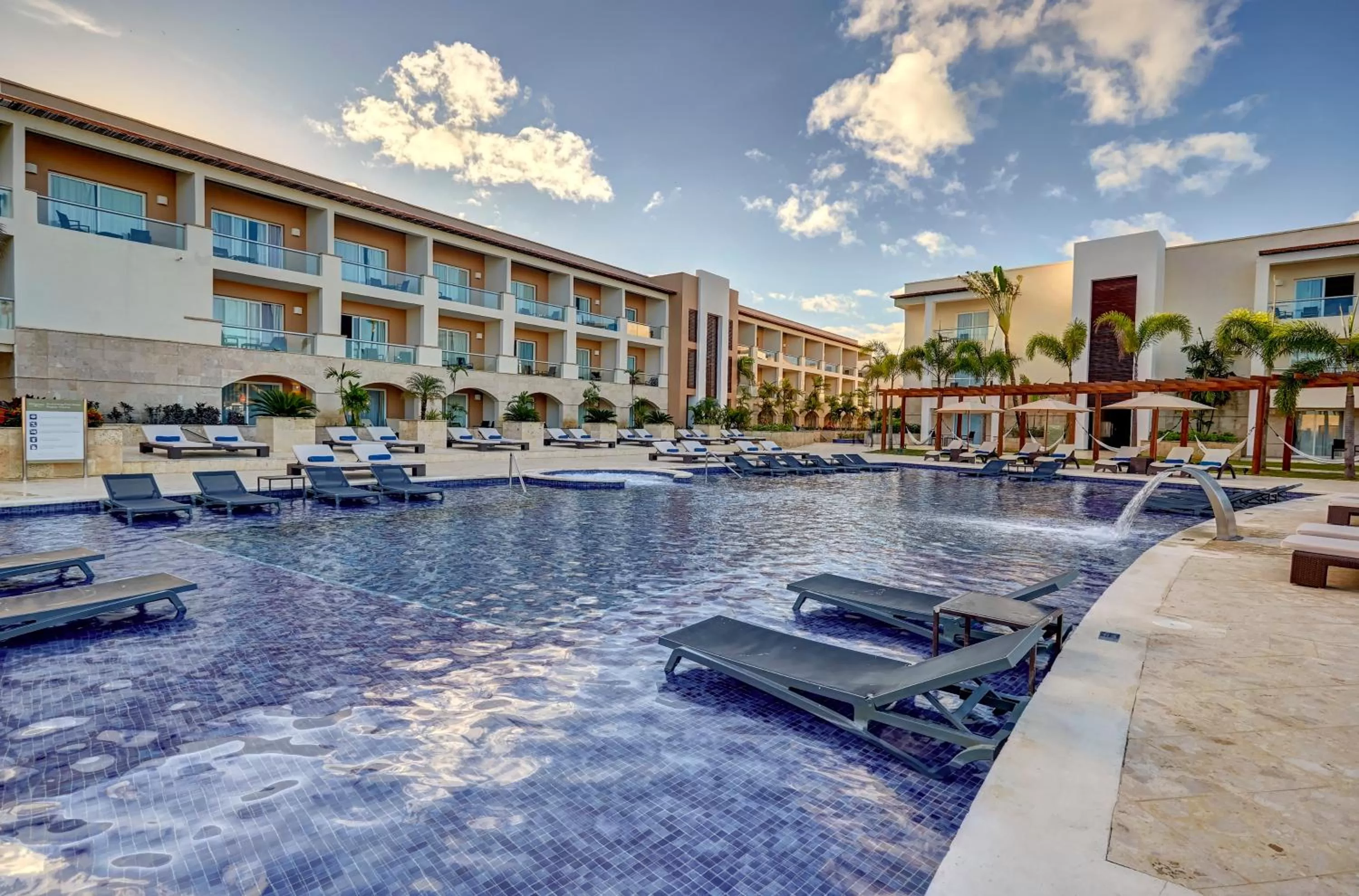Swimming pool in Royalton Hideaway Punta Cana, An Autograph Collection All-Inclusive Resort & Casino - Adults Only