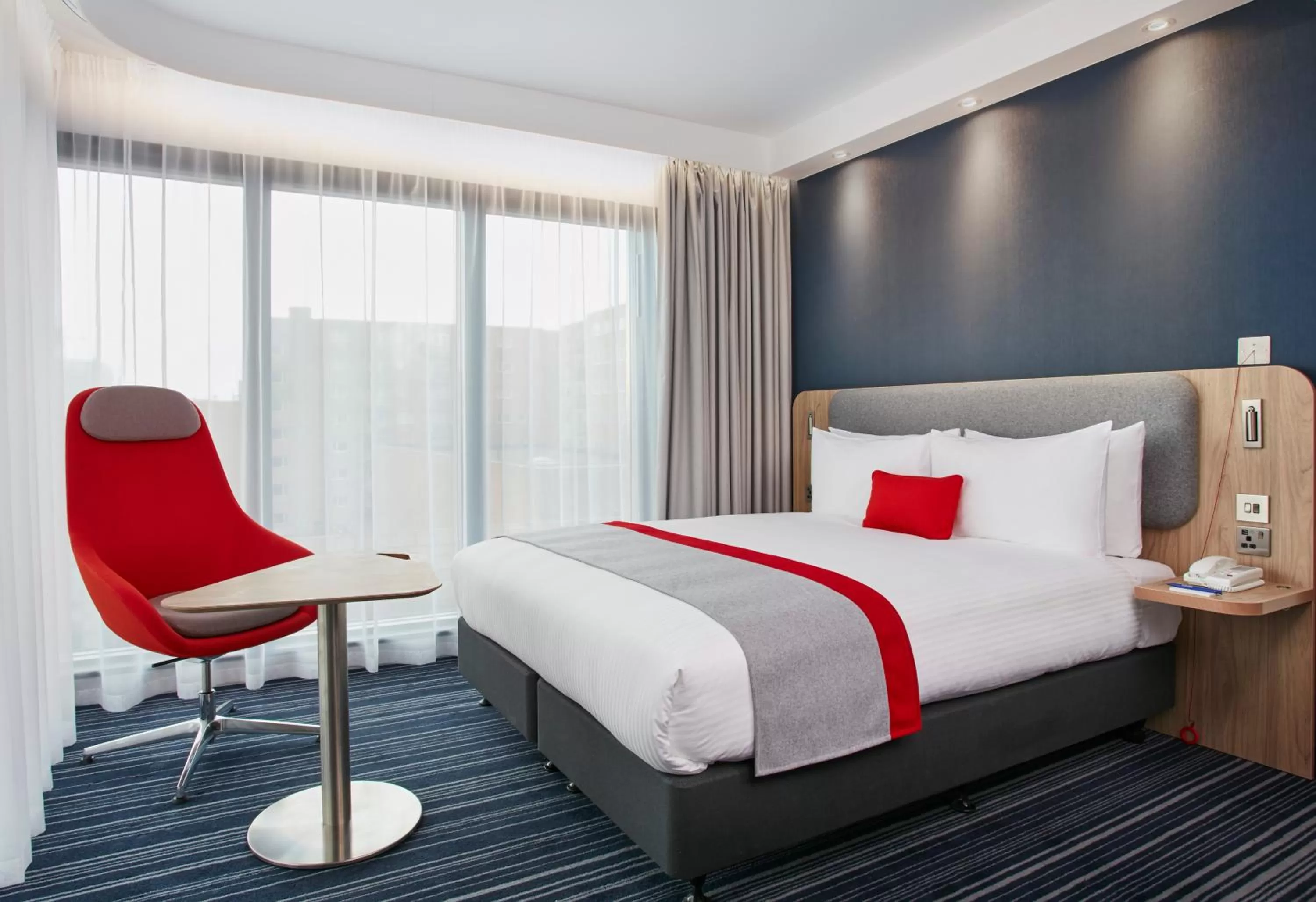 Photo of the whole room, Bed in Holiday Inn Express Dublin City Centre by IHG