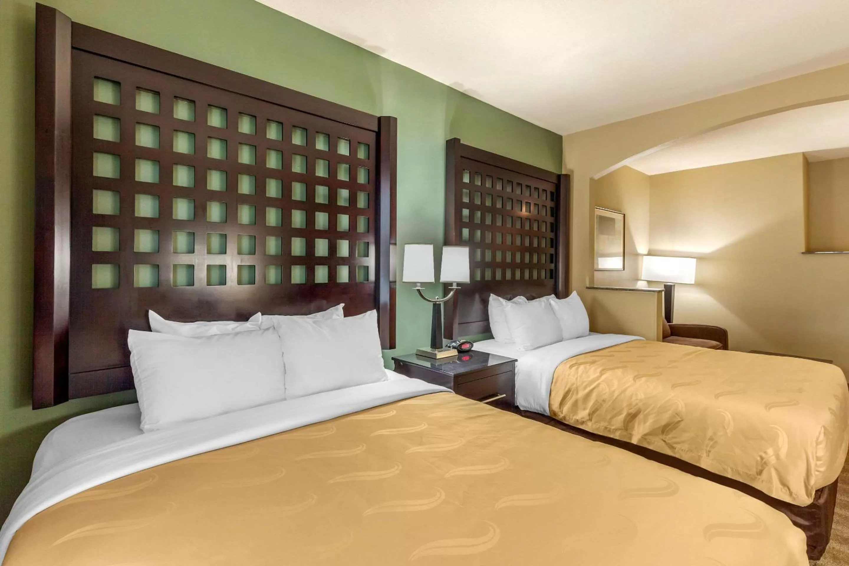 Photo of the whole room, Bed in Quality Inn & Suites Durant