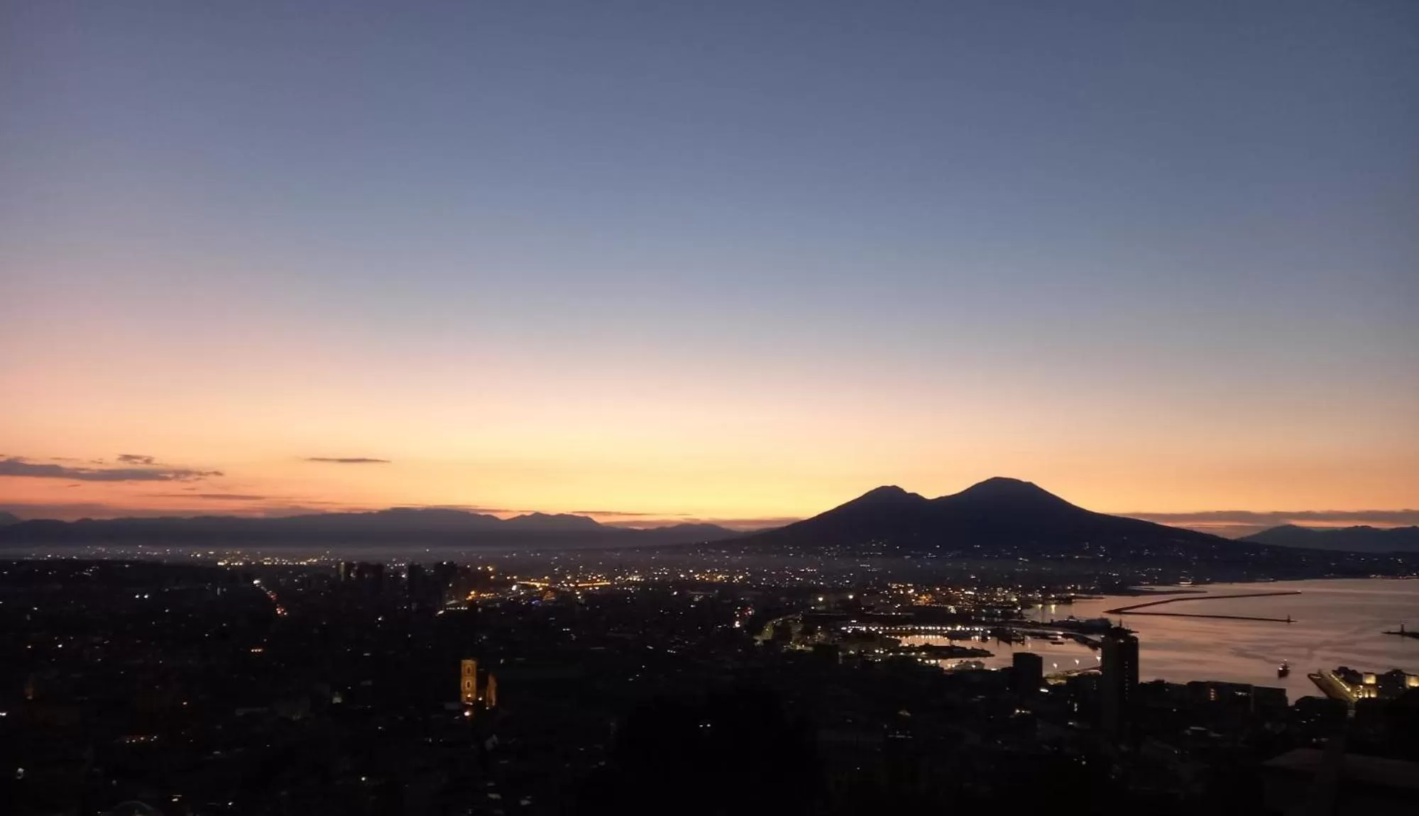 Sunrise in Le Petit Palais - Naples