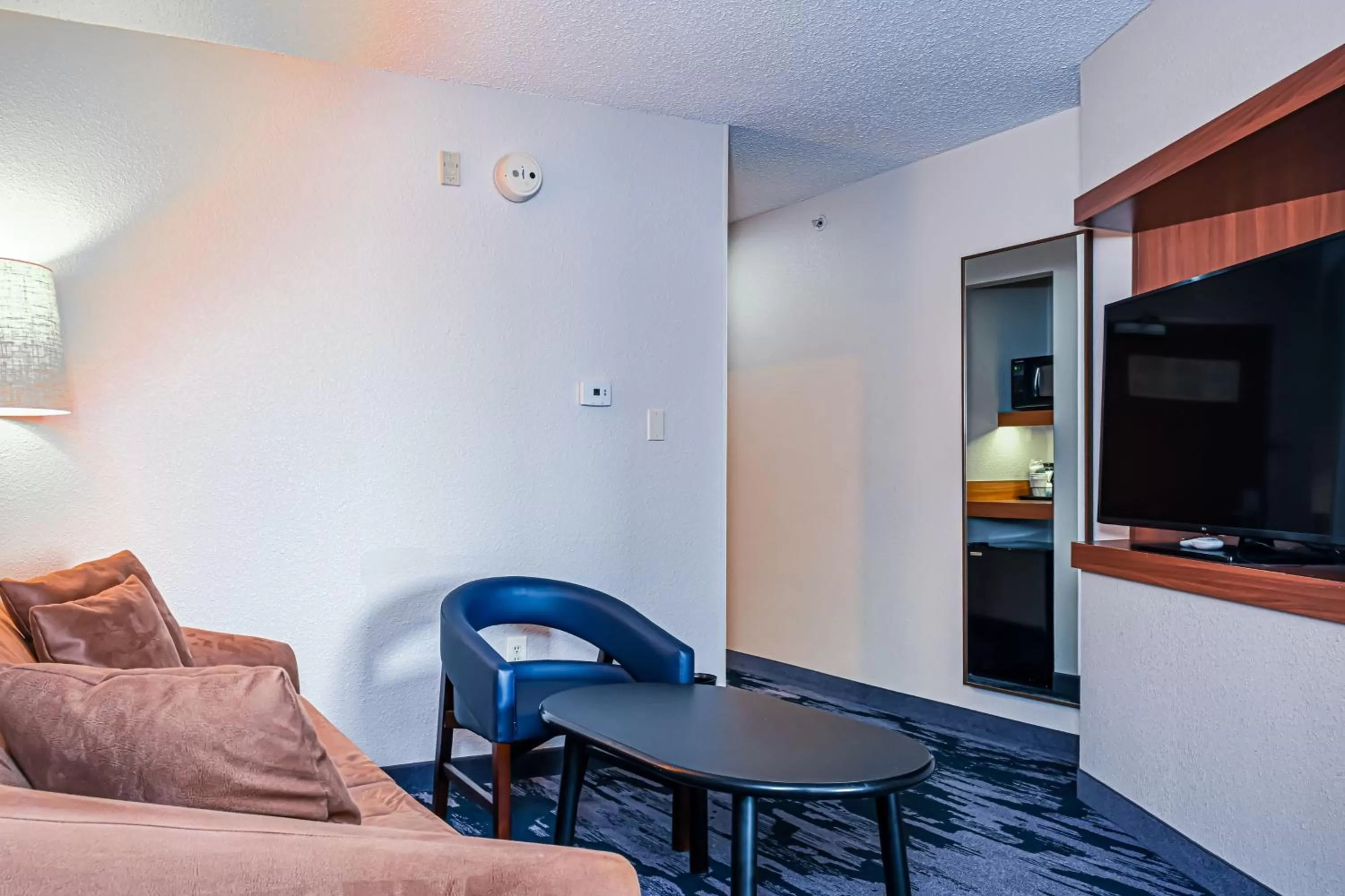 Living room in Fairfield Inn and Suites by Marriott Indianapolis/ Noblesville