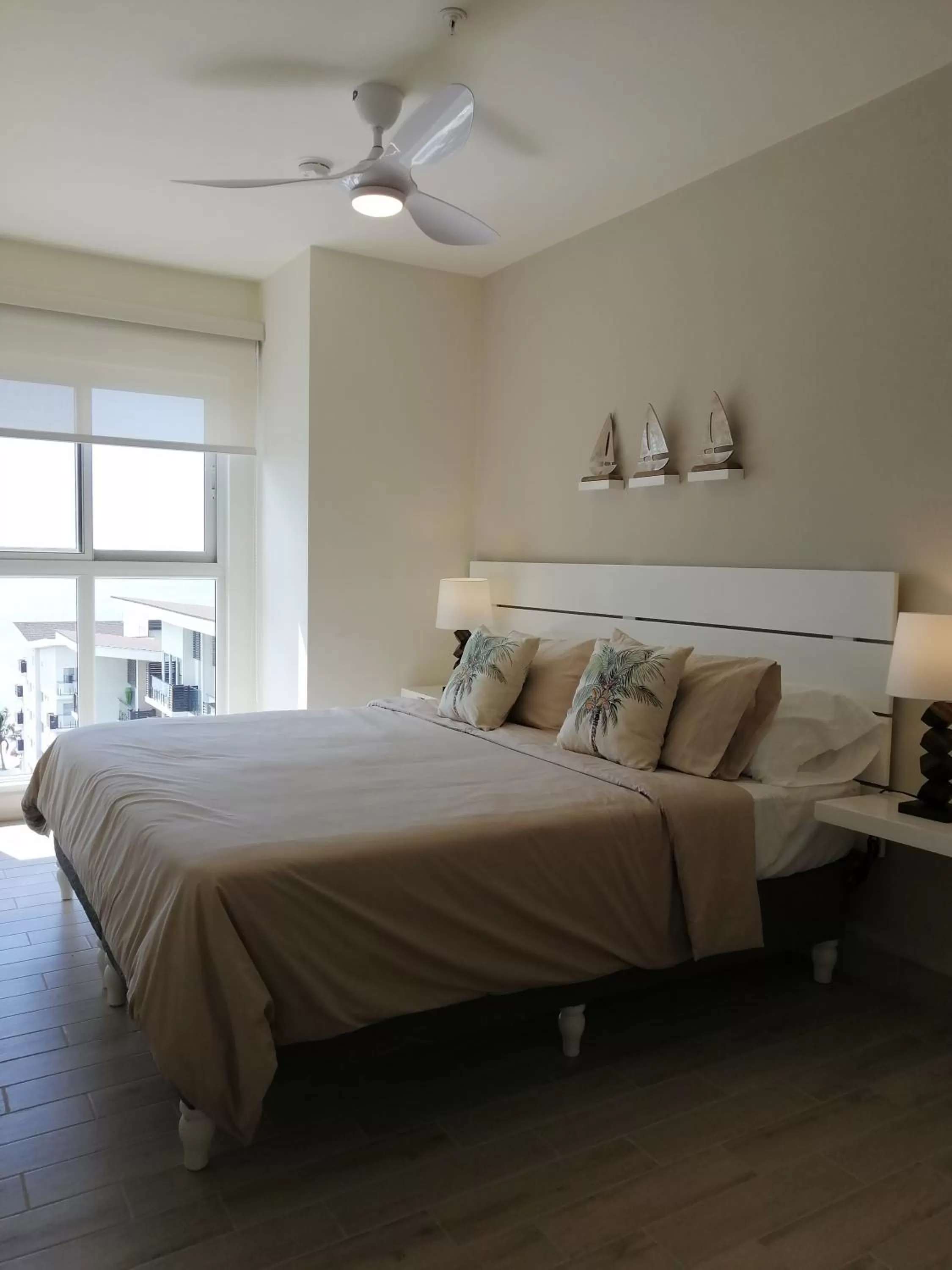 Photo of the whole room, Bed in Playa Caracol Residences