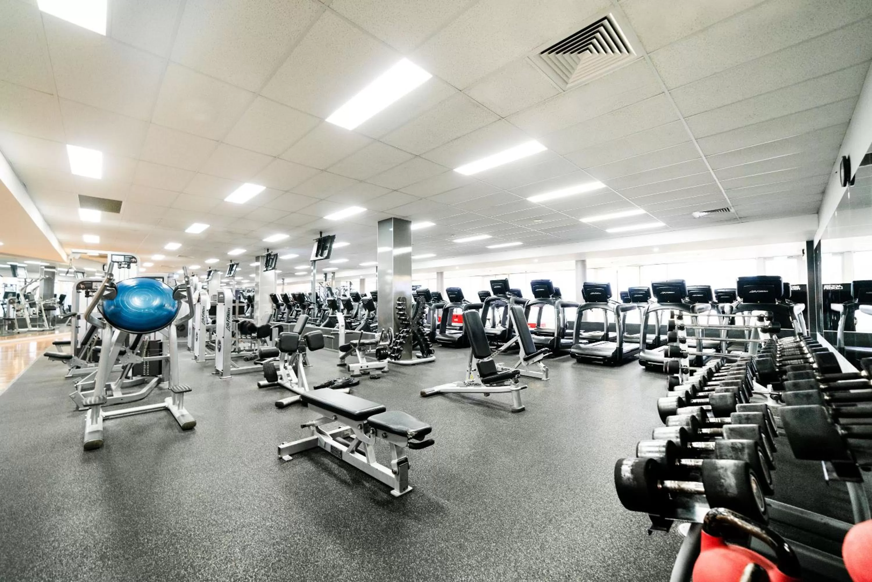 Fitness centre/facilities in Mantra at Sharks
