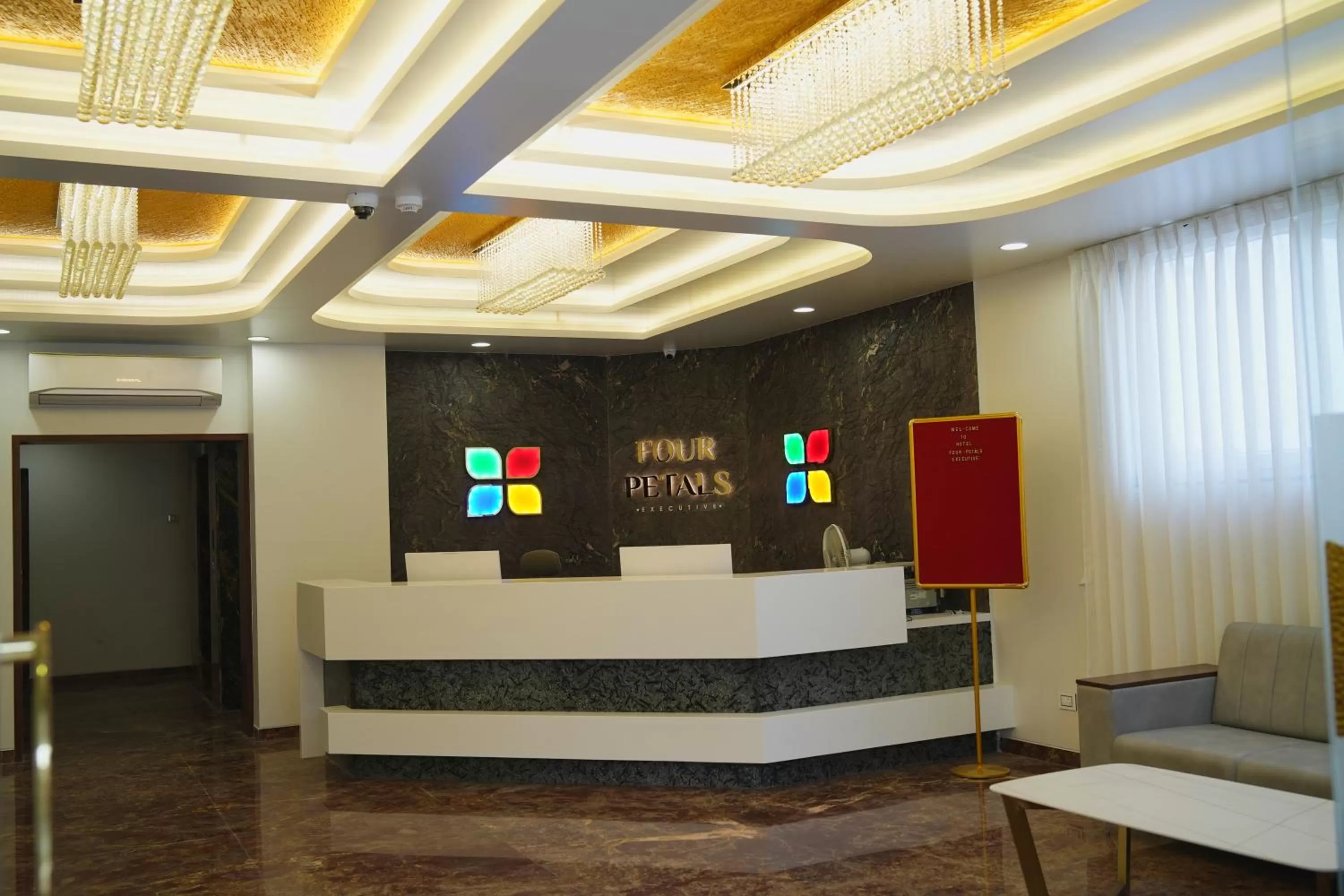 Four Petals Executive by LHMS