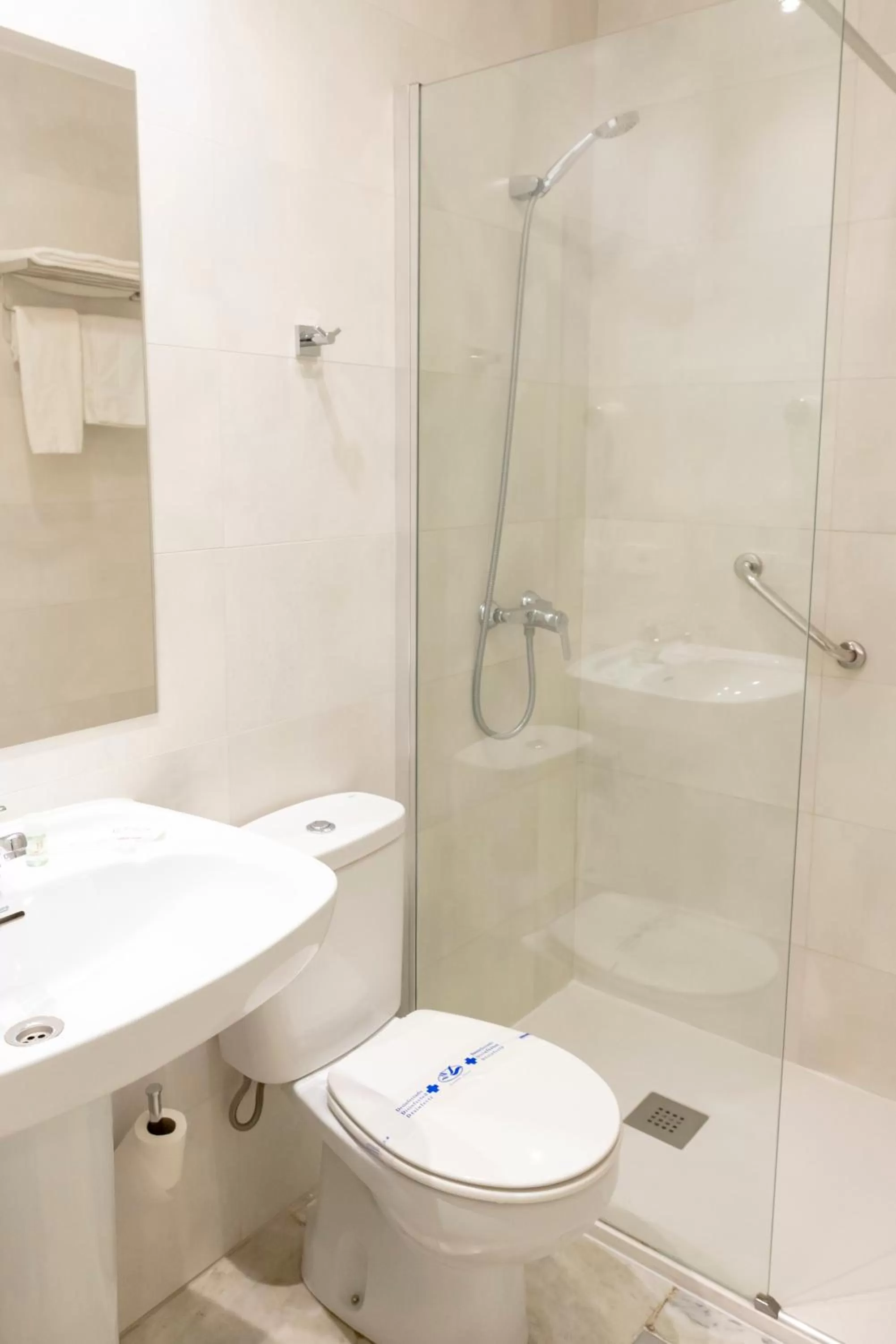 Bathroom in Hotel Ramomar