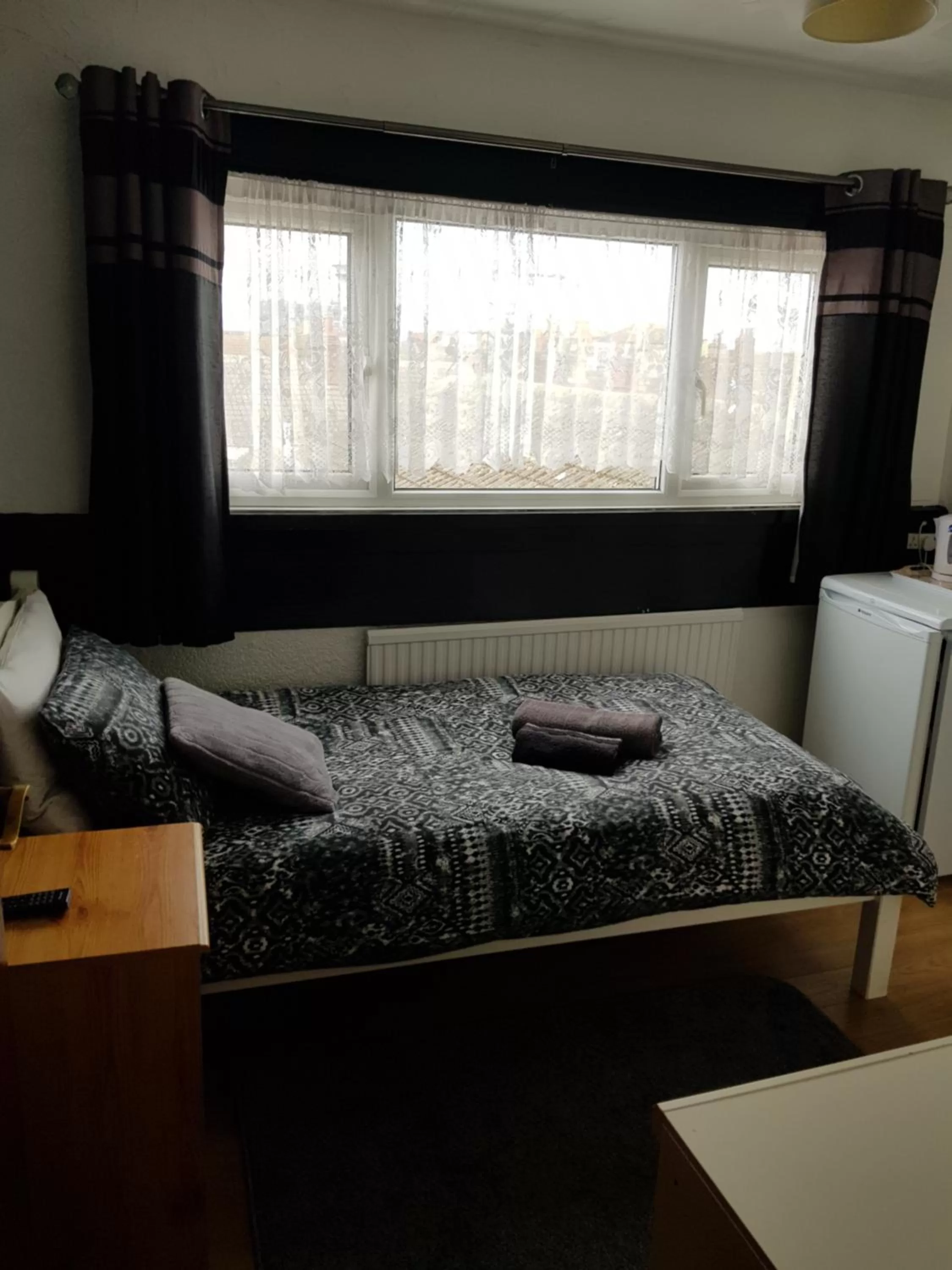 Bed in Sunnyside Hotel