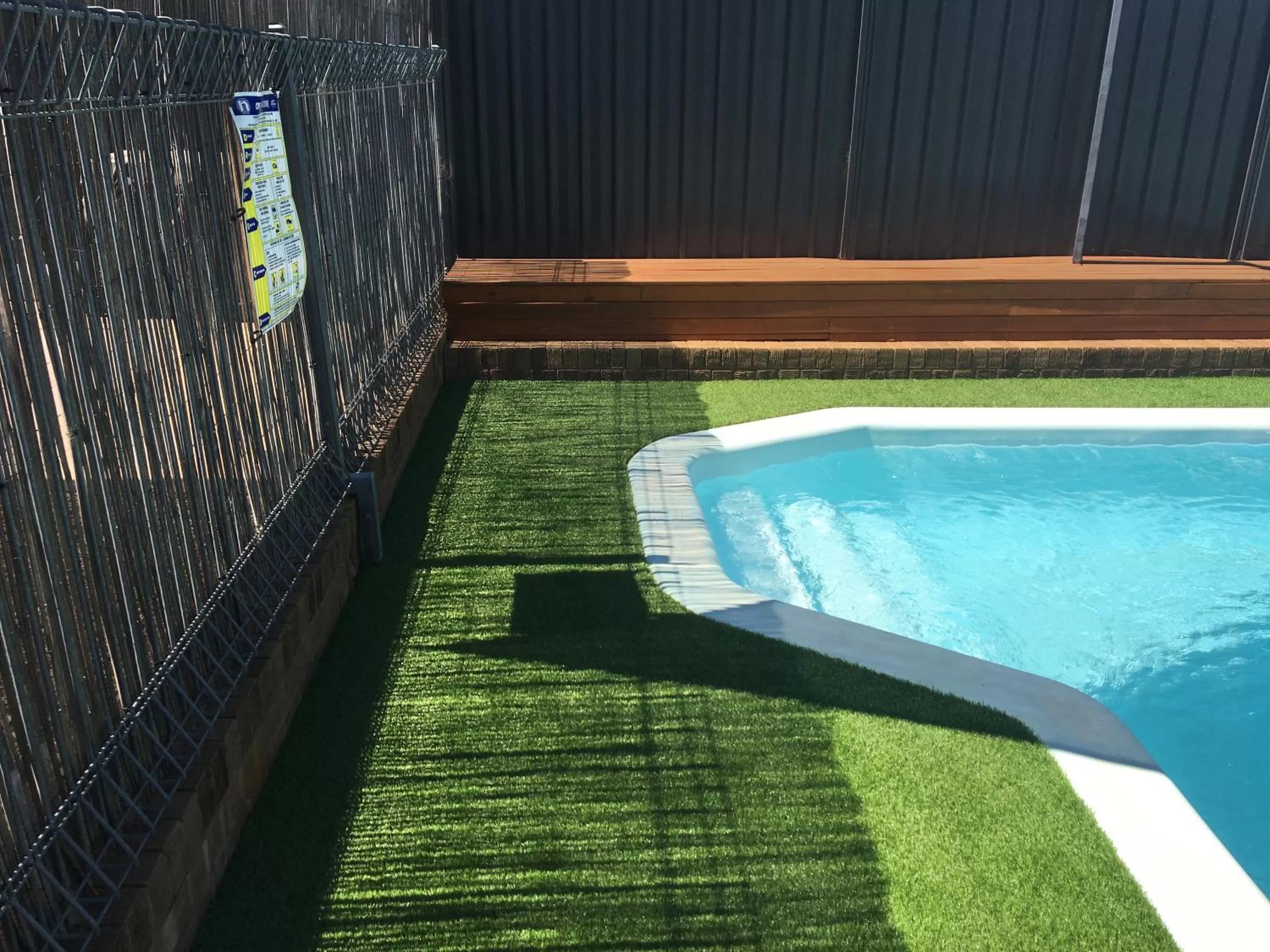 Swimming pool in Camellia Motel