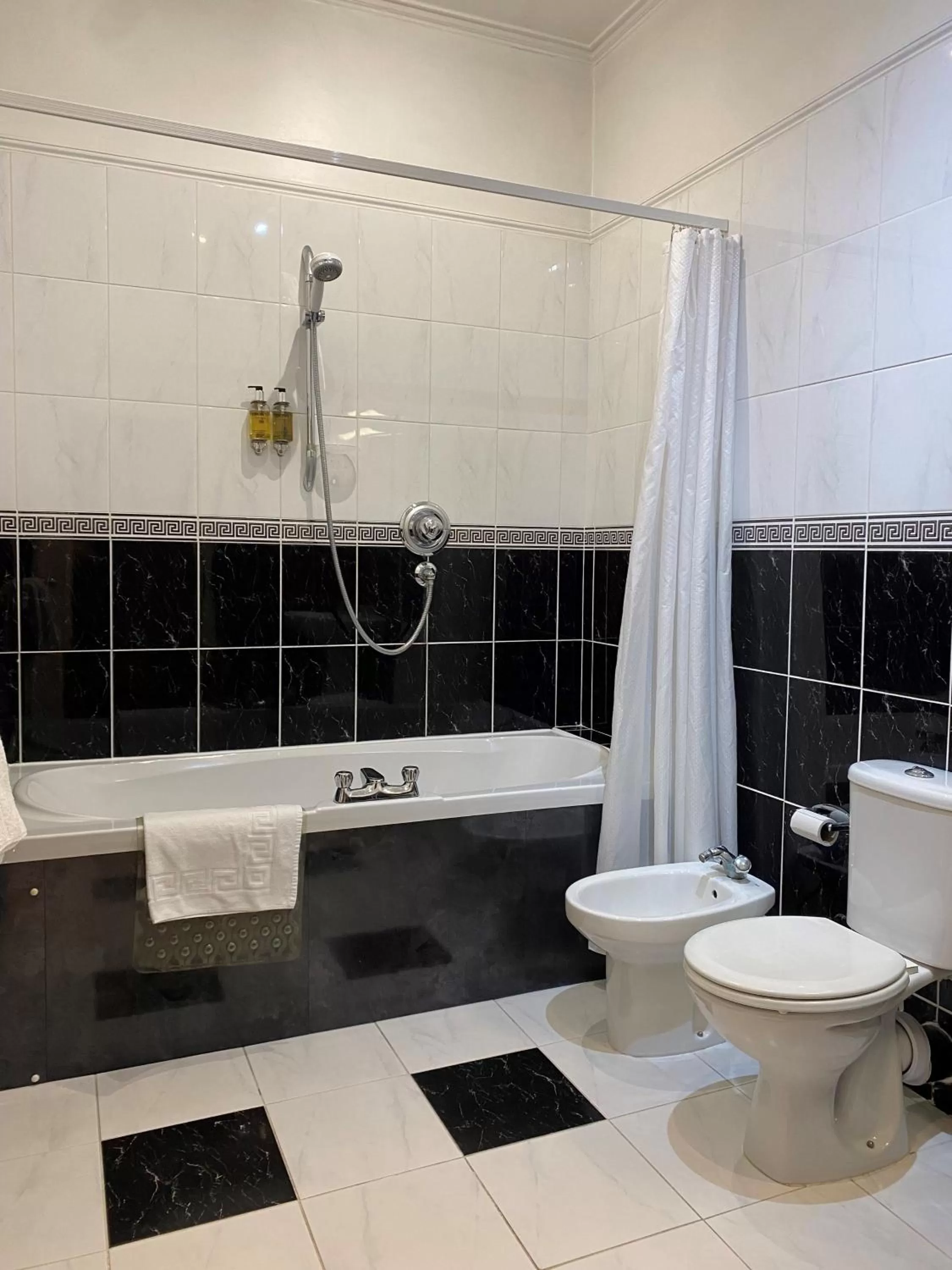 Bathroom in Alton House Hotel