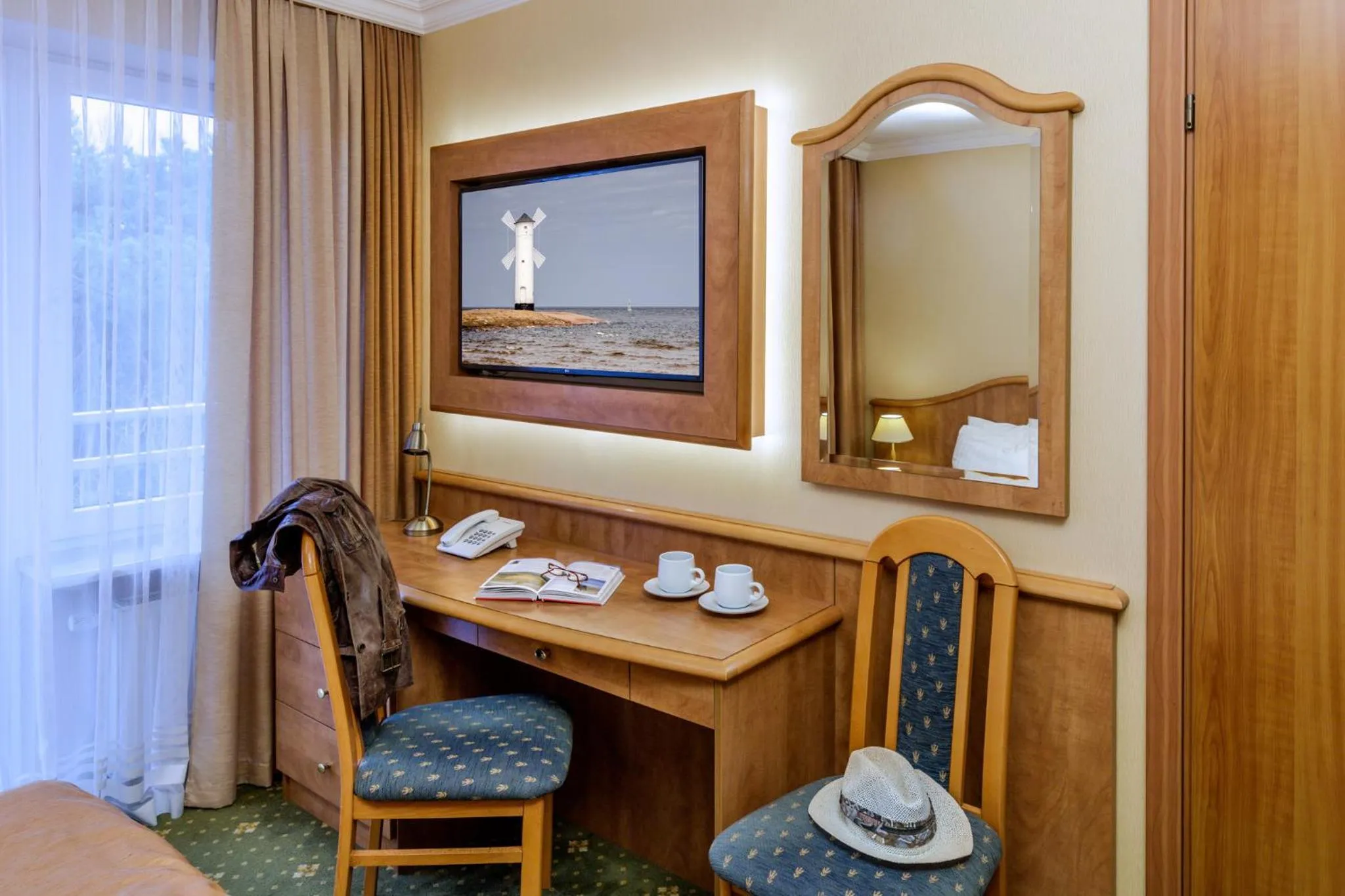 TV and multimedia in Hotel Polaris III